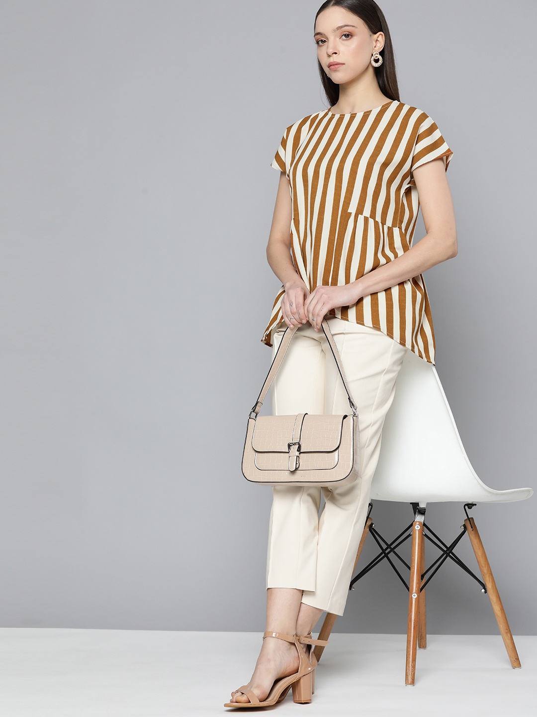 

Chemistry Striped Extended Sleeves Top, Off white