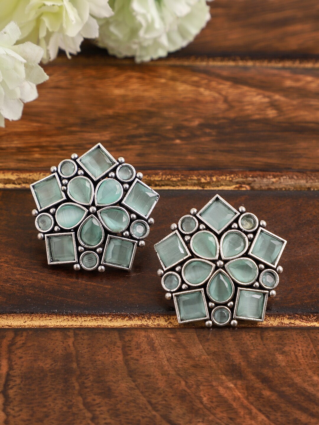 

VENI Green Contemporary Drop Earrings