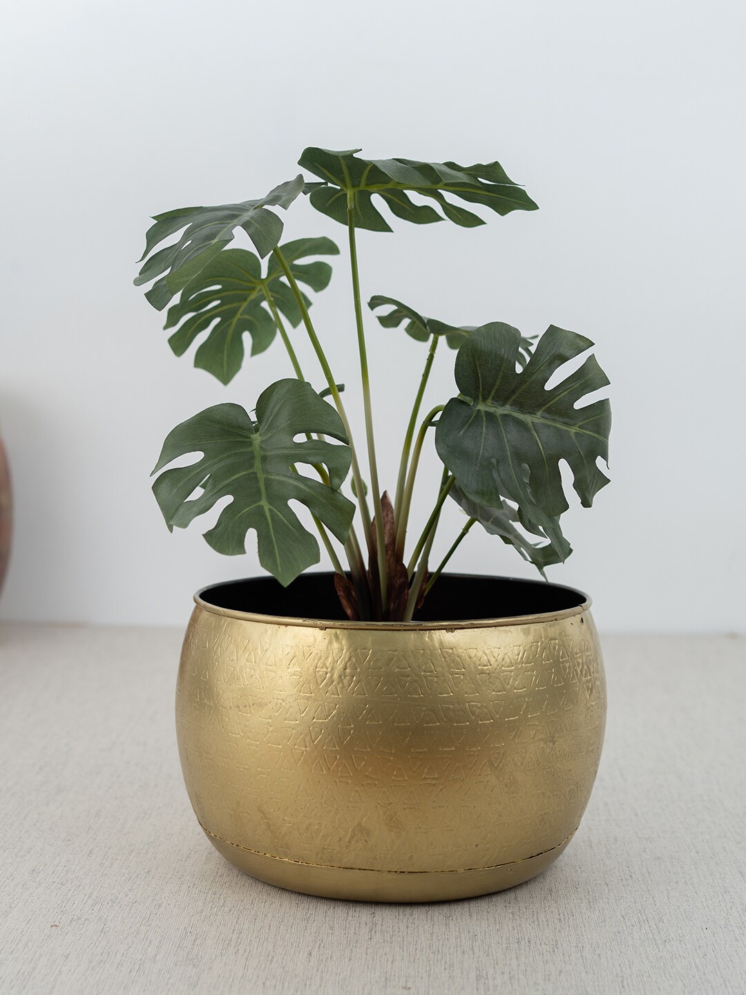 

HomeTown Gold-Toned Mania Maharana Bowl Planter