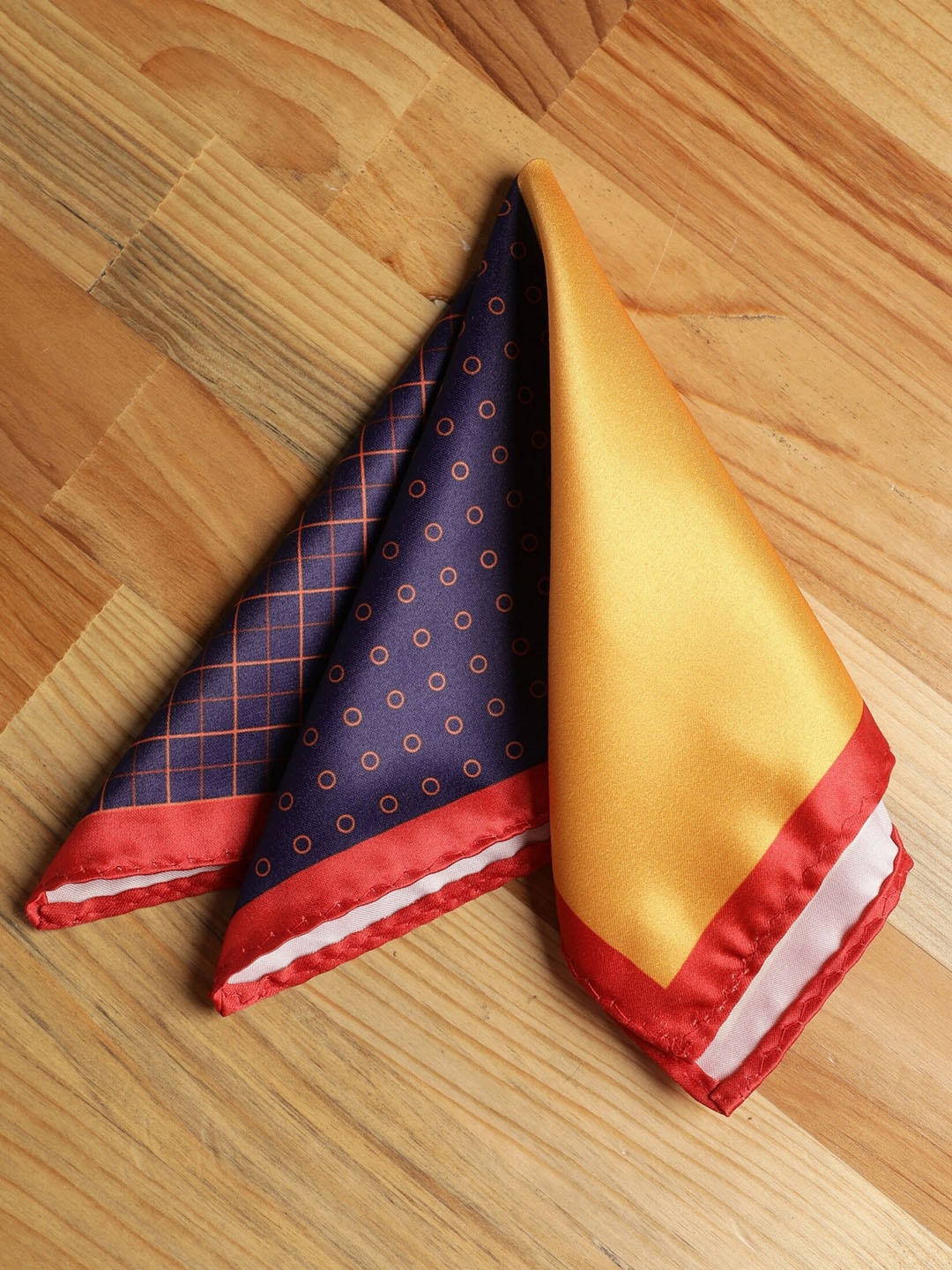 

Alvaro Castagnino Men Navy Blue & Yellow Printed Pocket Squares