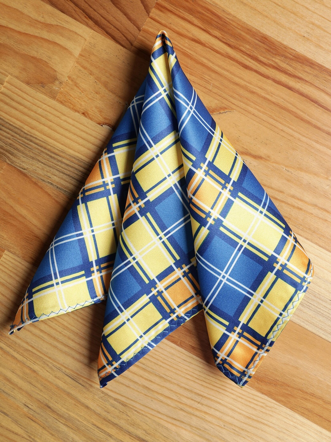 

Alvaro Castagnino Men Blue & Yellow Checked Pocket Square