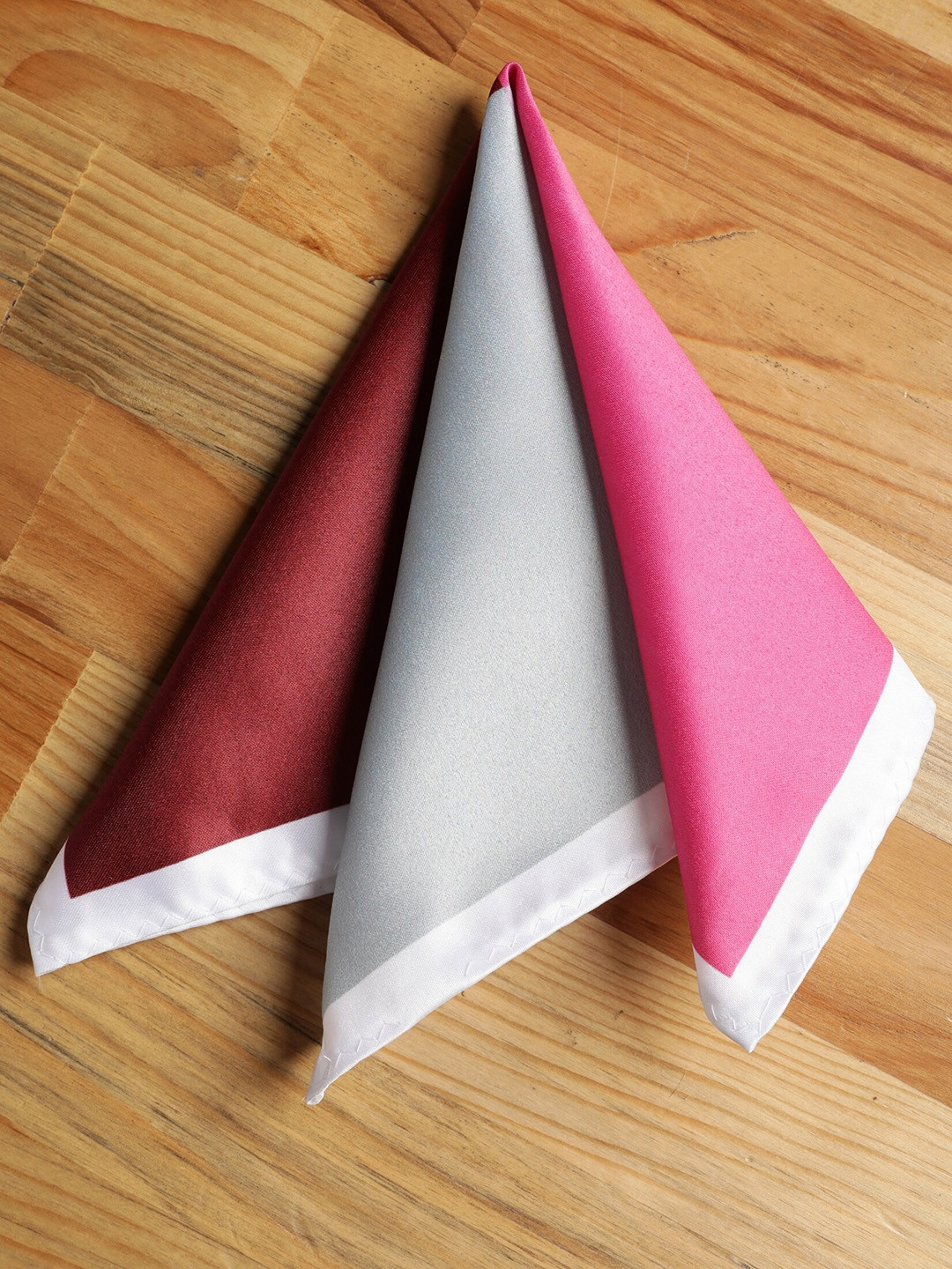

Alvaro Castagnino Men Maroon & Pink Color-Blocked Microfibre Pocket Square