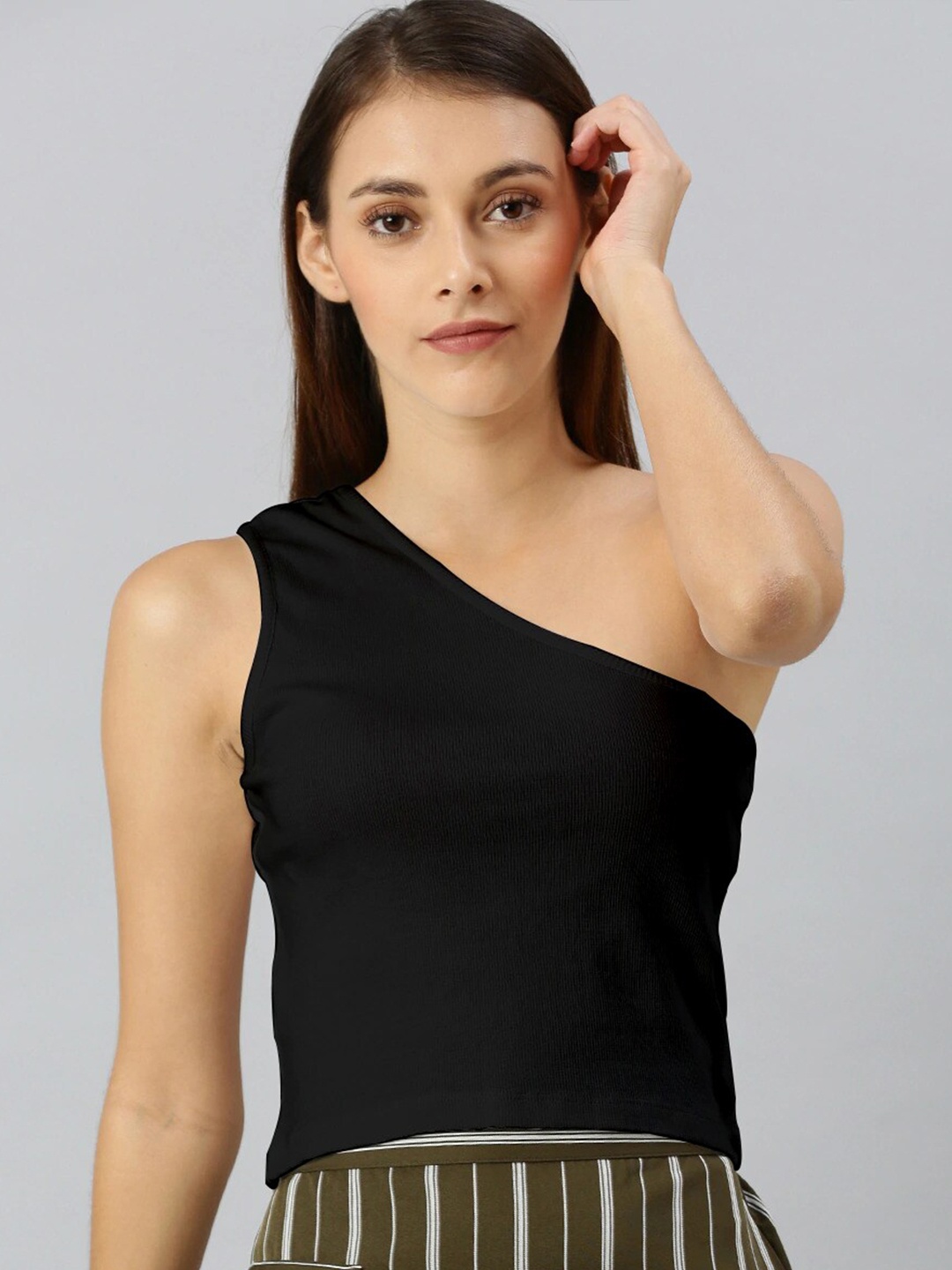 

99 Affair Black One Shoulder Top
