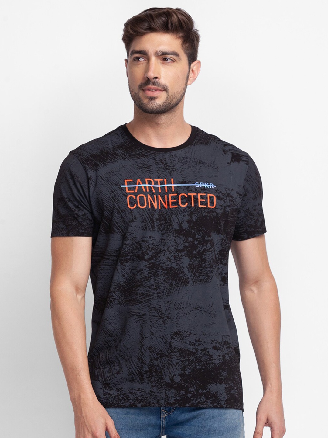 

SPYKAR Men Black Printed Raw Edge Slim Fit T-shirt