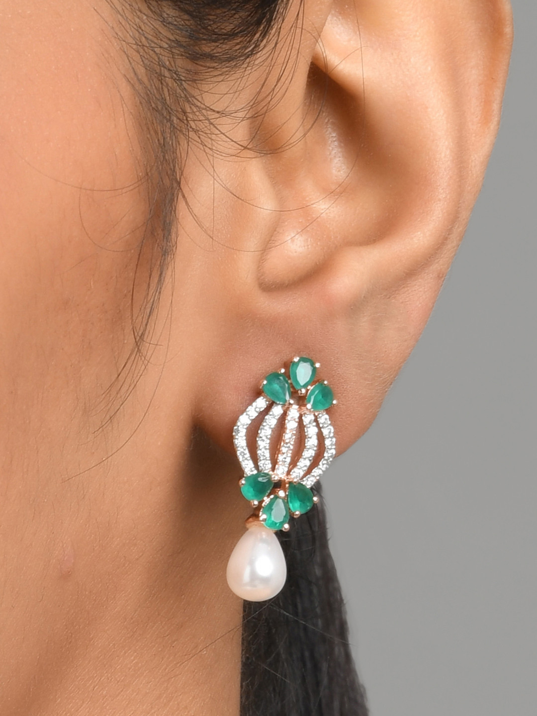 

Fida Green Contemporary Drop Earrings
