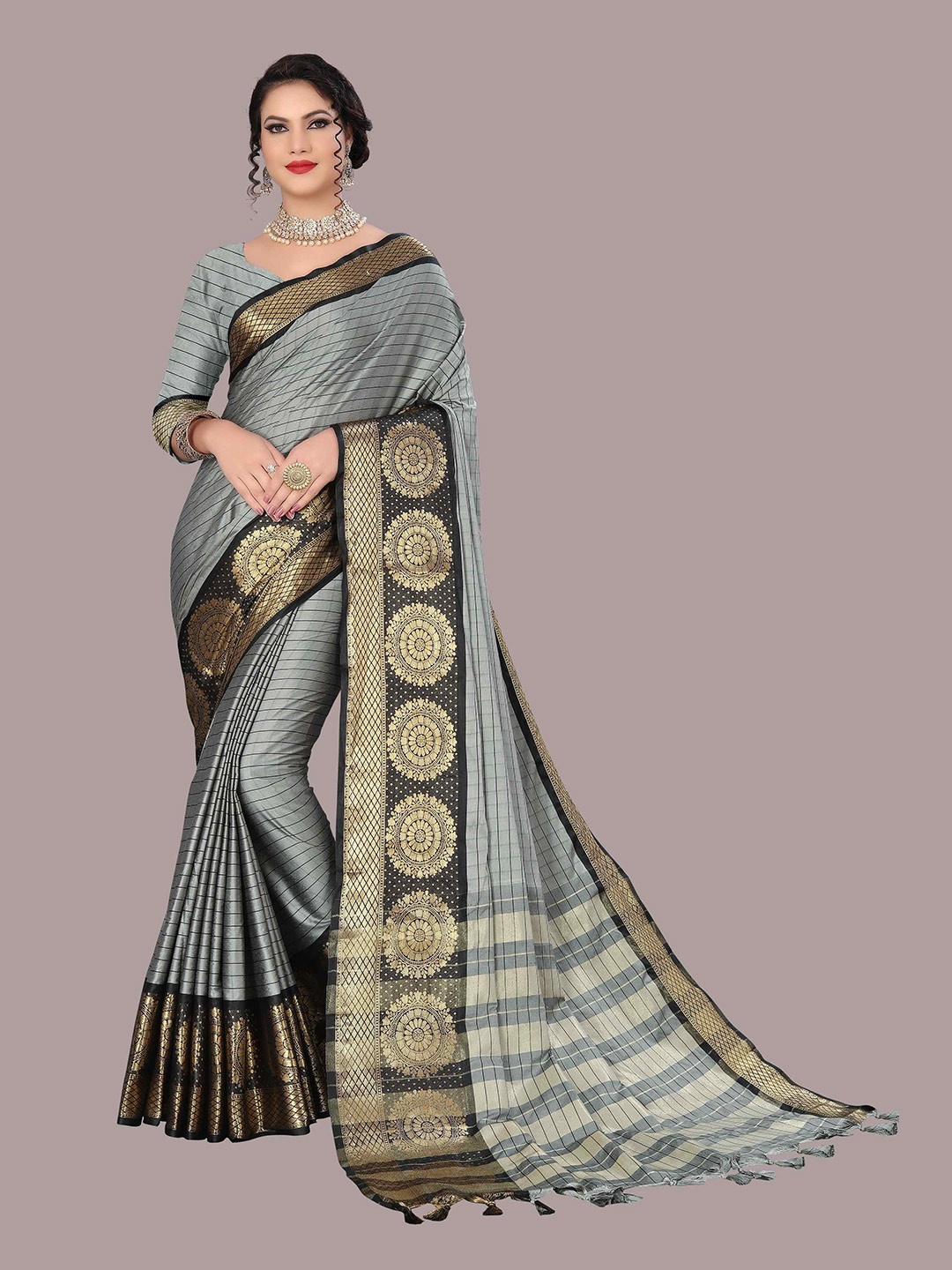 

Mizzific Grey & Gold-Toned Woven Design Zari Silk Cotton Banarasi Saree
