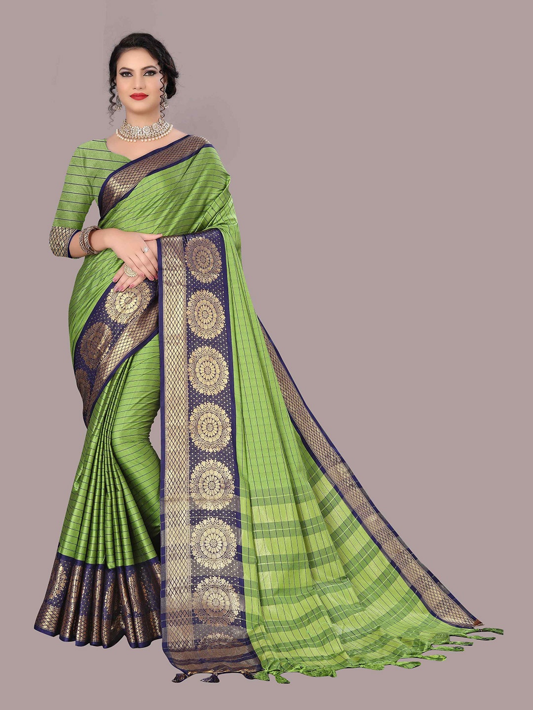 

Mizzific Green & Blue Floral Zari Silk Cotton Banarasi Saree