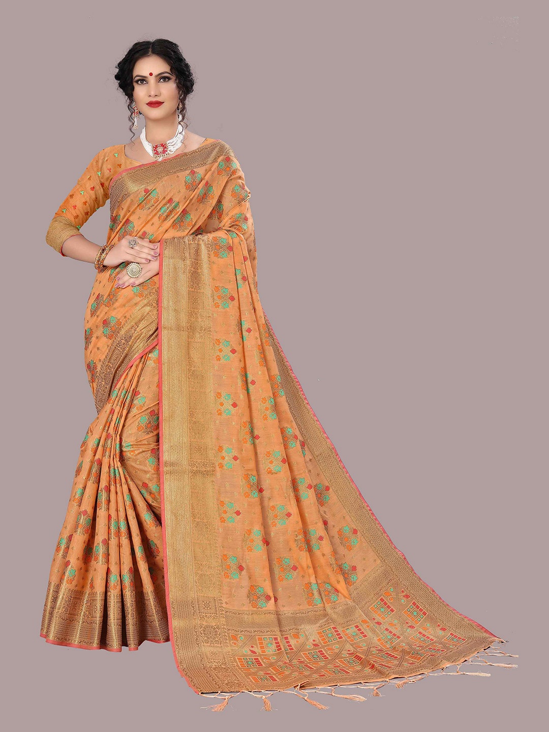 

Mizzific Peach-Coloured & Green Floral Zari Pure Cotton Chanderi Saree