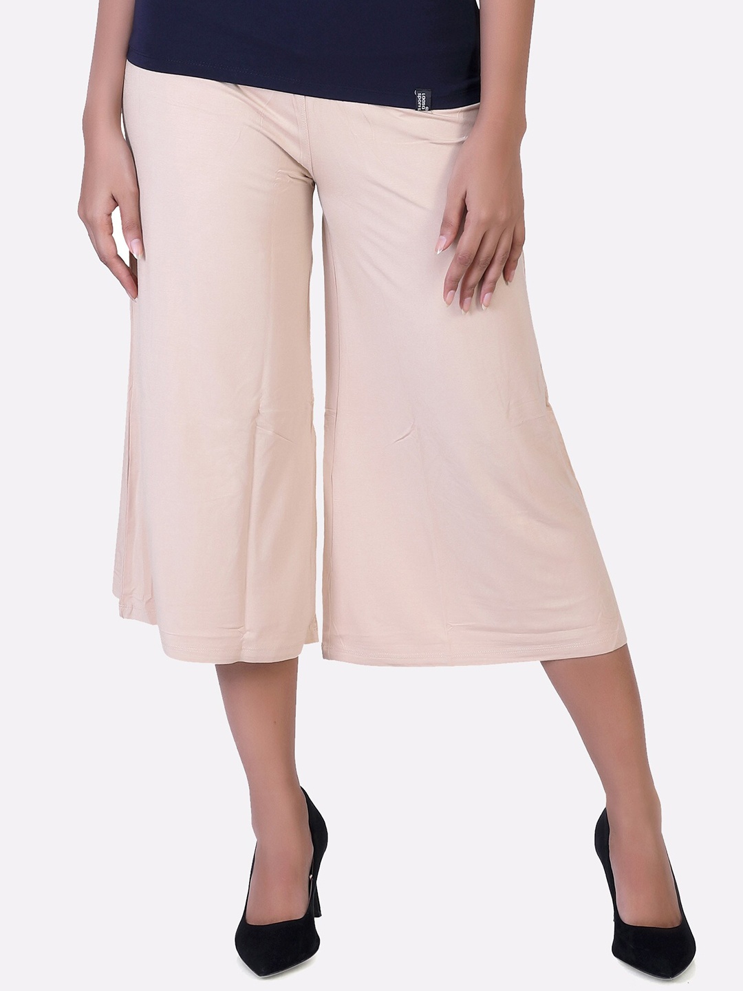

LAASA SPORTS Women Beige Knitted Cropped Palazzos
