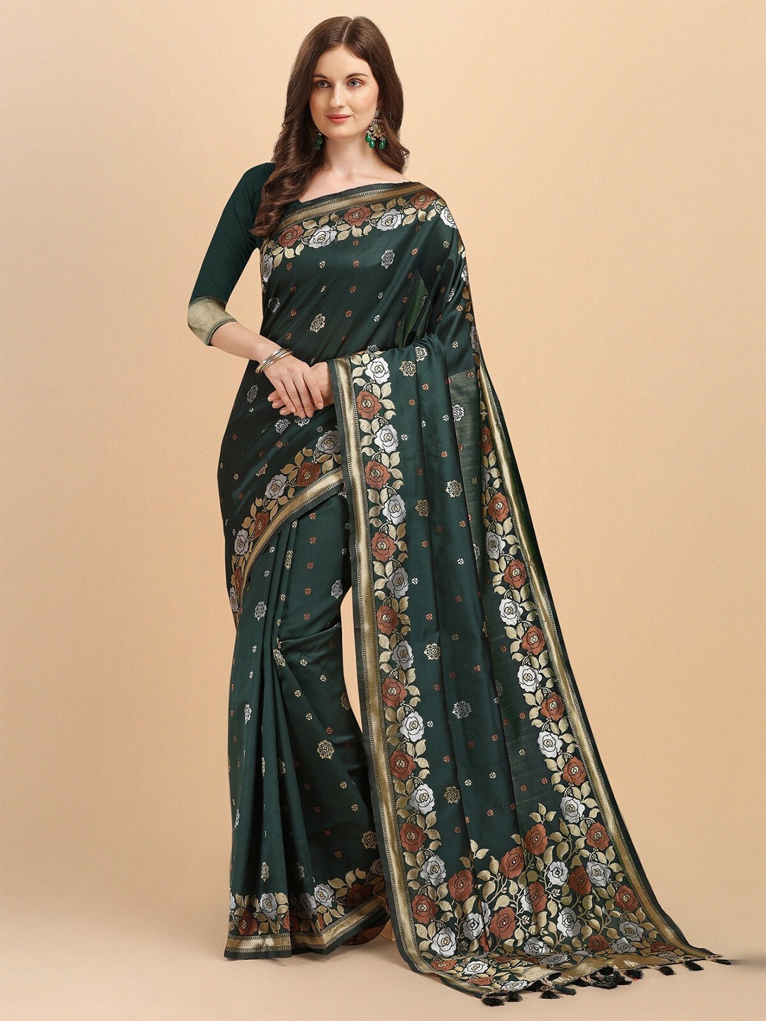 

ZIKARAA Green & Silver-Toned Floral Zari Pure Silk Kanjeevaram Saree