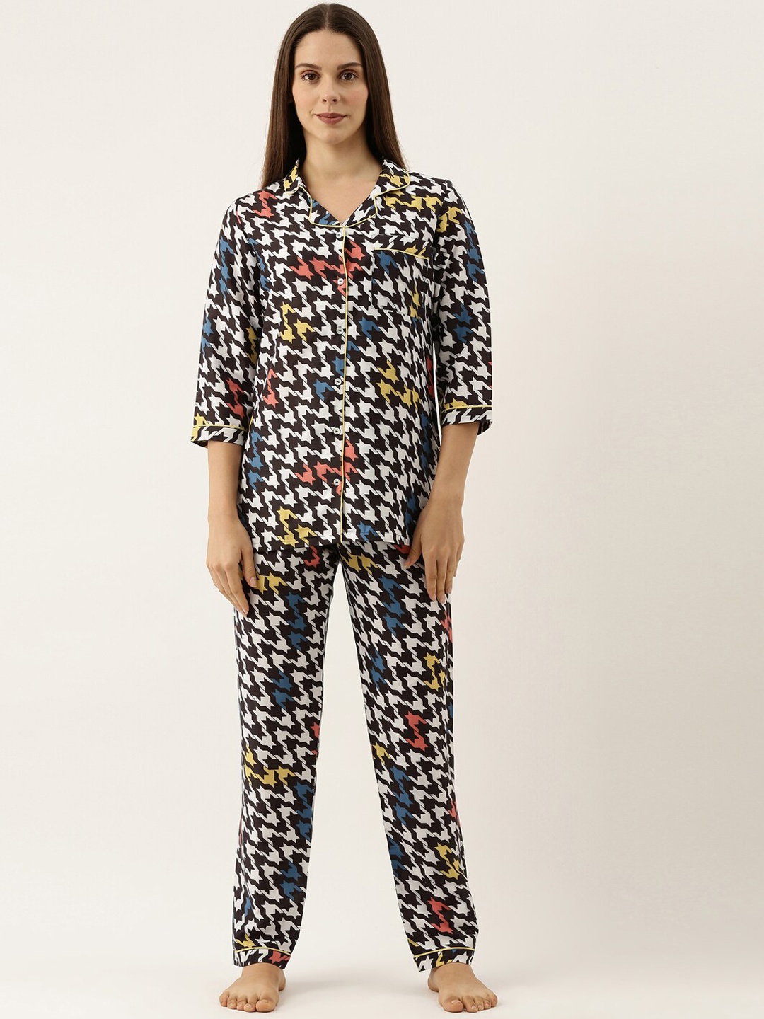 

Bannos Swagger Women Black & White Printed Night suit