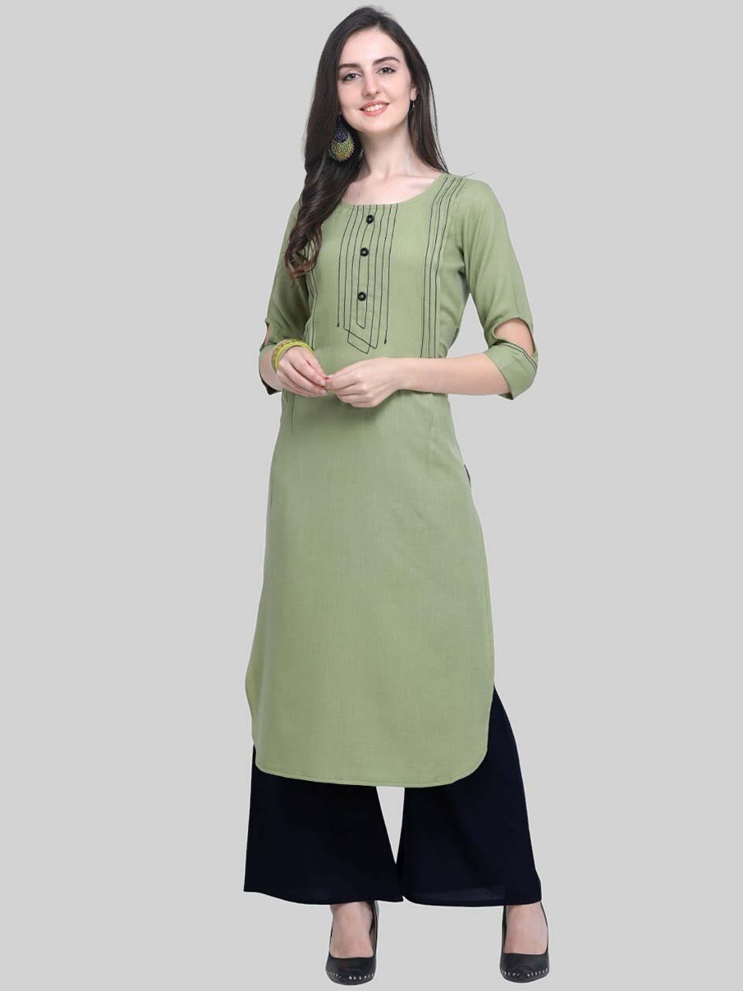 

SAPTRANGI Women Green Colourblocked Panelled Thread Work Kurti with Sharara
