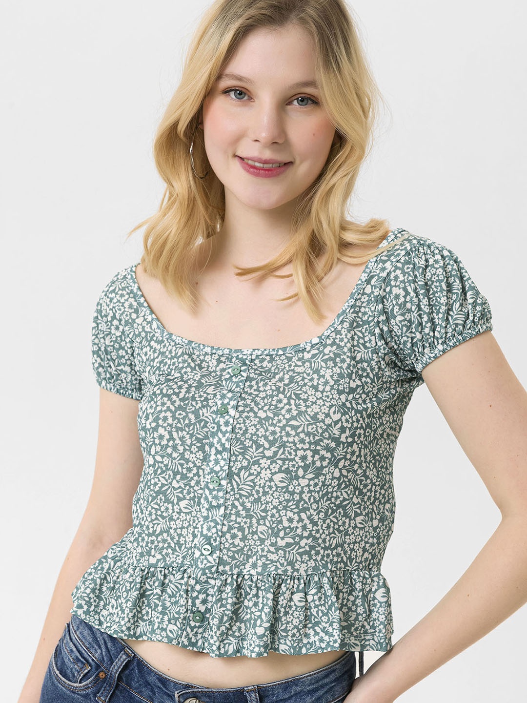 

busem Green & White Floral Print Ruffled Crop Top