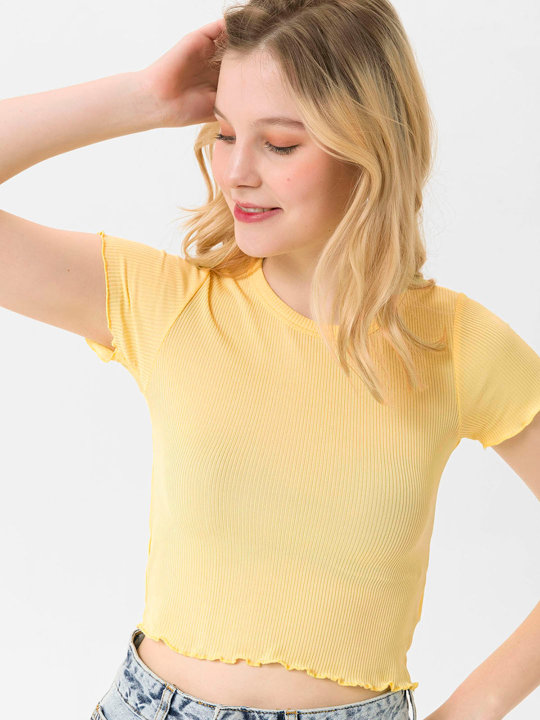 

busem Yellow Ribbed Cropped Fitted Top