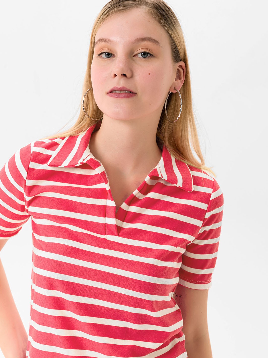

busem Women Pink & White Striped Polo Collar T-shirt