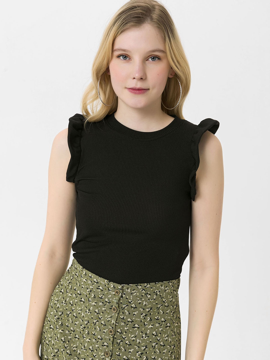 

busem Black Pure Cotton Solid Ribbed Top
