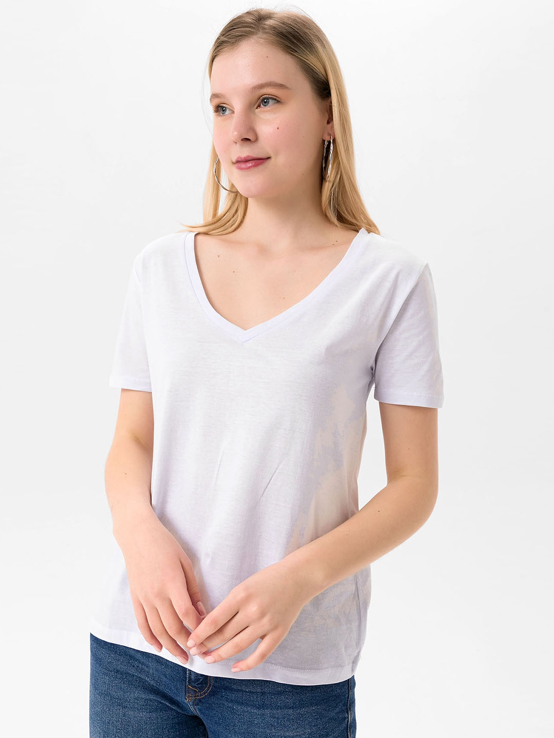 

busem Women White V-Neck Pure Cotton T-shirt