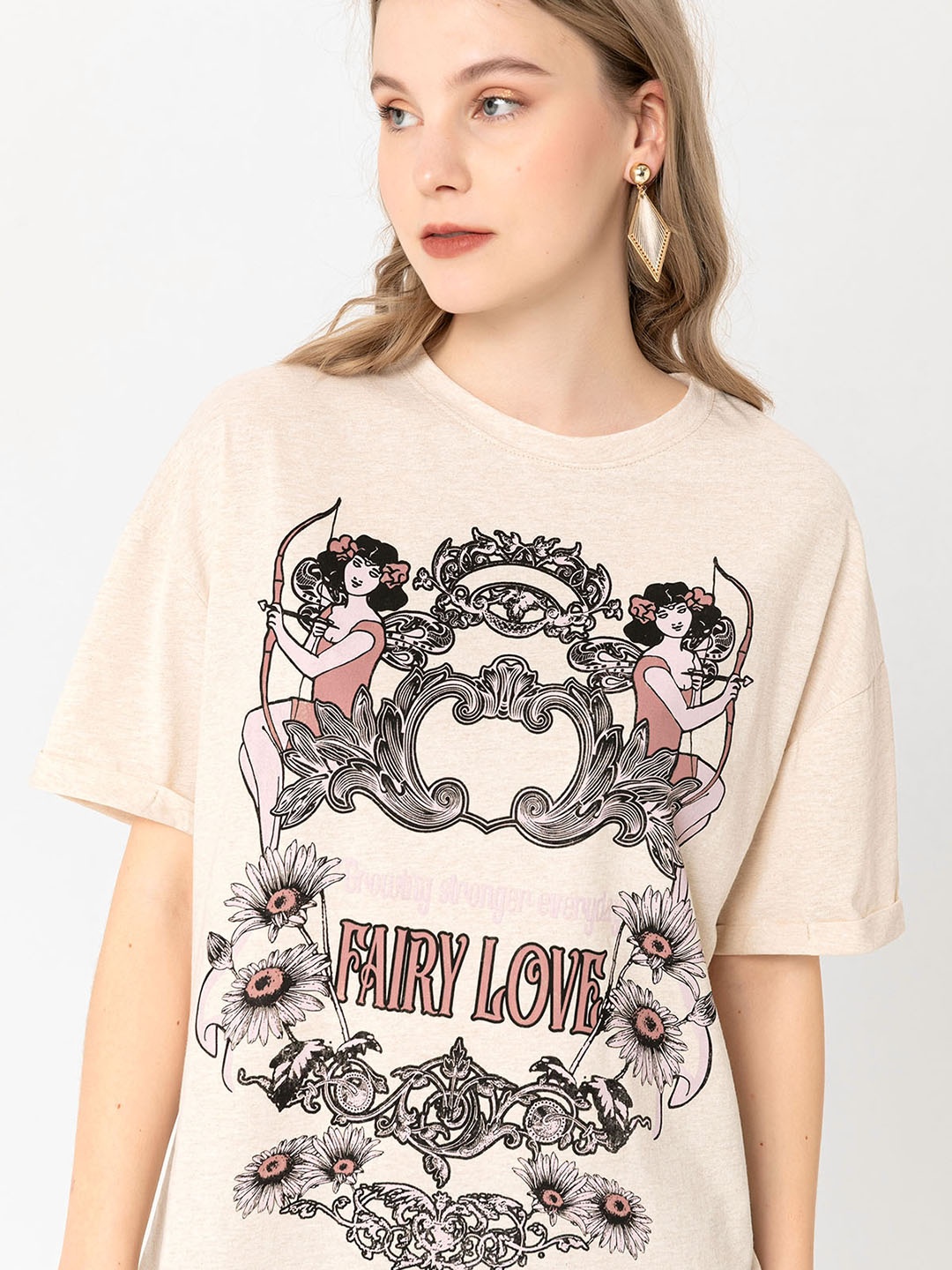 

busem Women Beige & Black Printed Drop-Shoulder Sleeves Pure Cotton T-shirt
