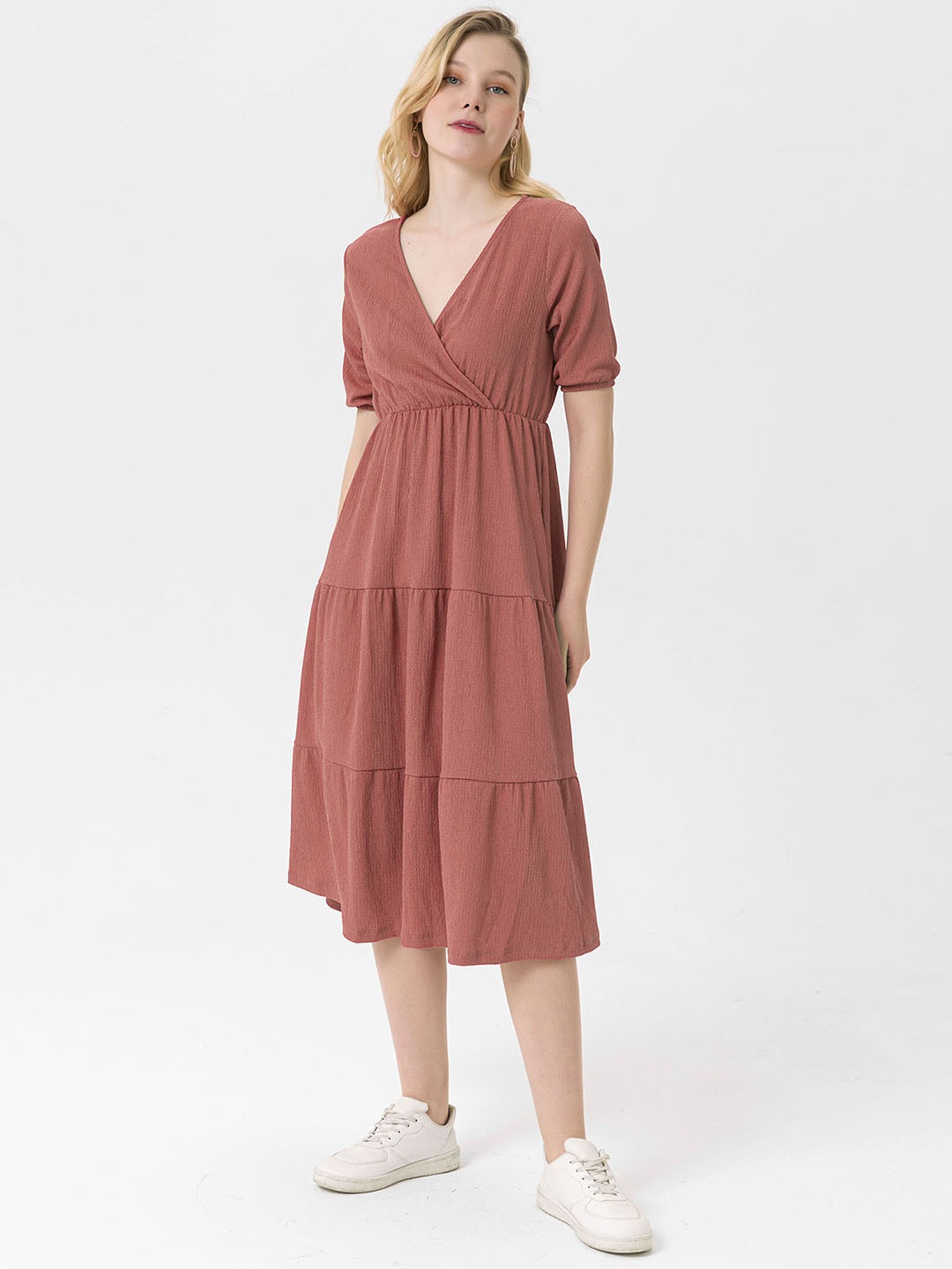 

busem Rose Solid Textured Tiered A-Line Midi Dress