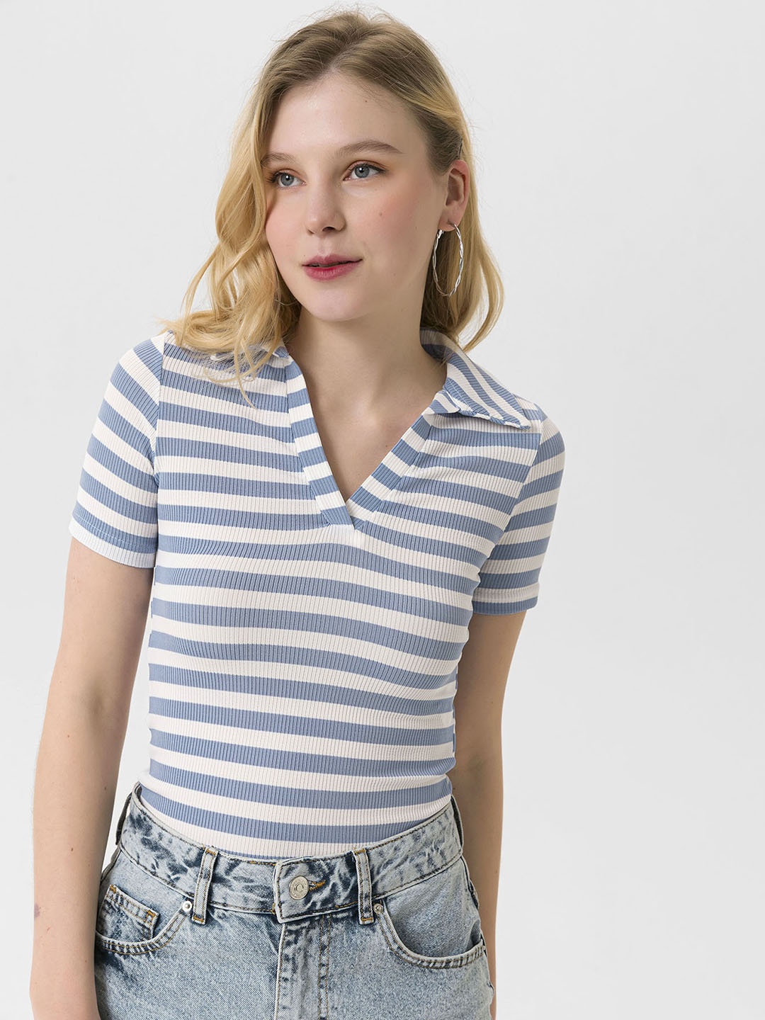 

busem Blue & White Striped Ribbed Top