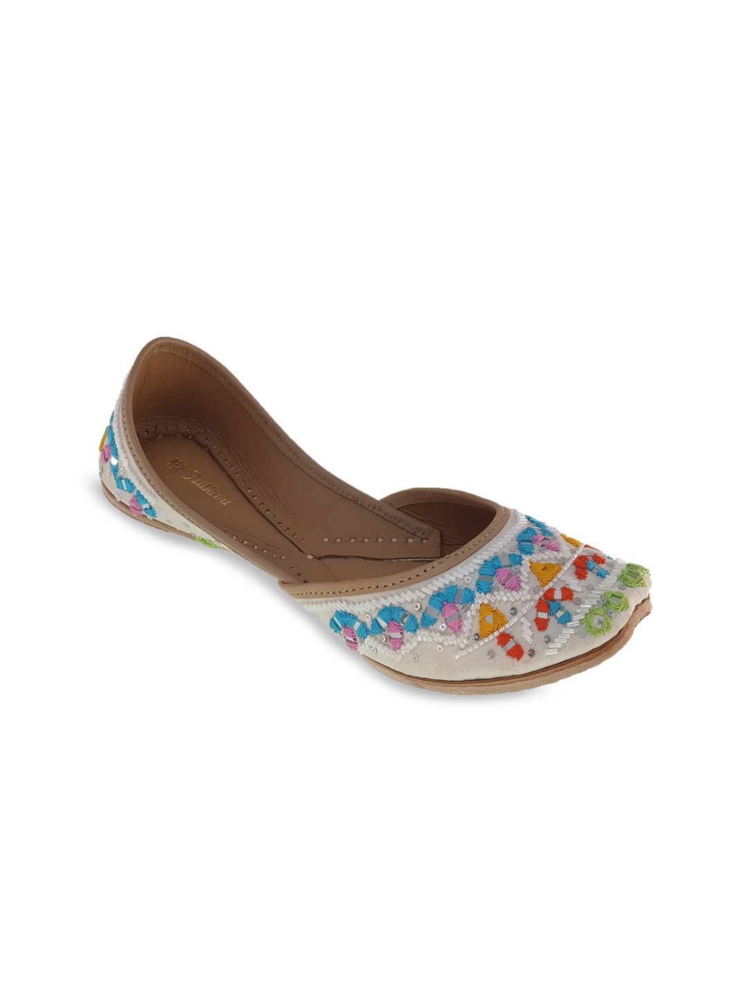 

Fulkari Women White Embellished Ethnic Mojaris Flats