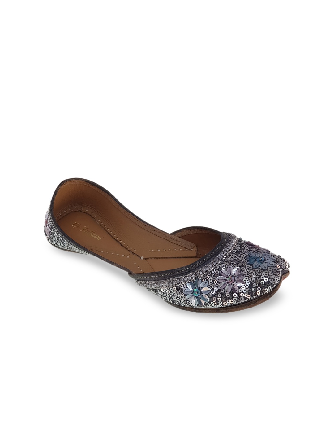 

Fulkari Women Grey Ethnic Mojaris Flats