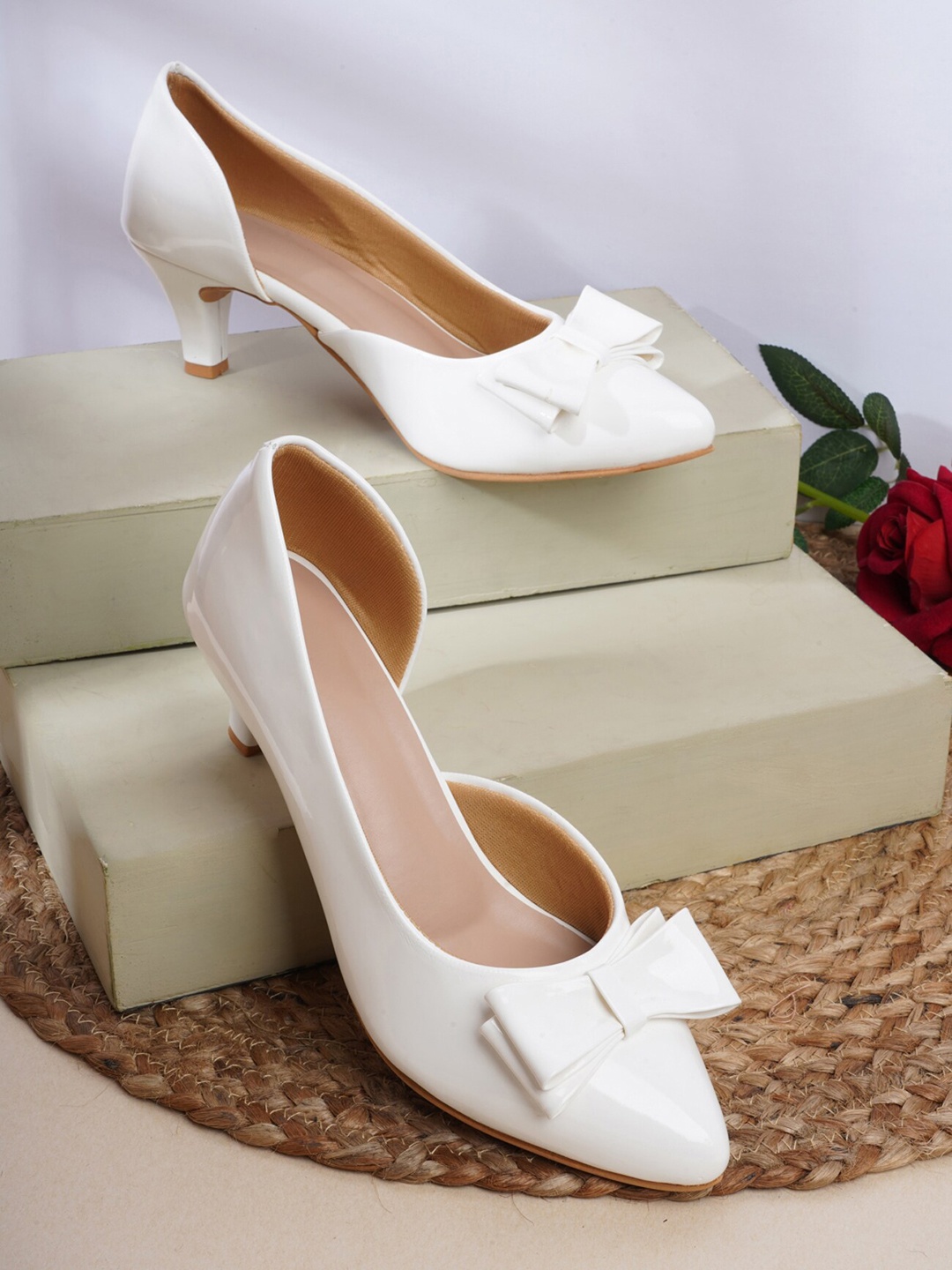 

Walkfree White Block Pumps with Bows