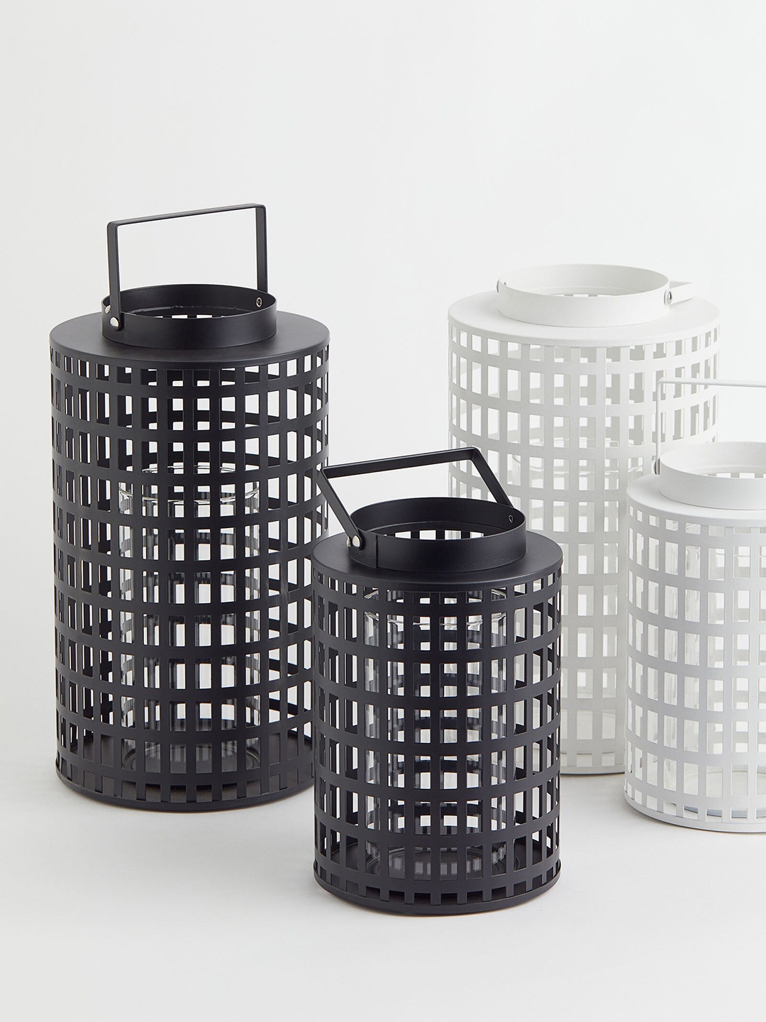 

H&M Black Solid Metal Candle Lantern