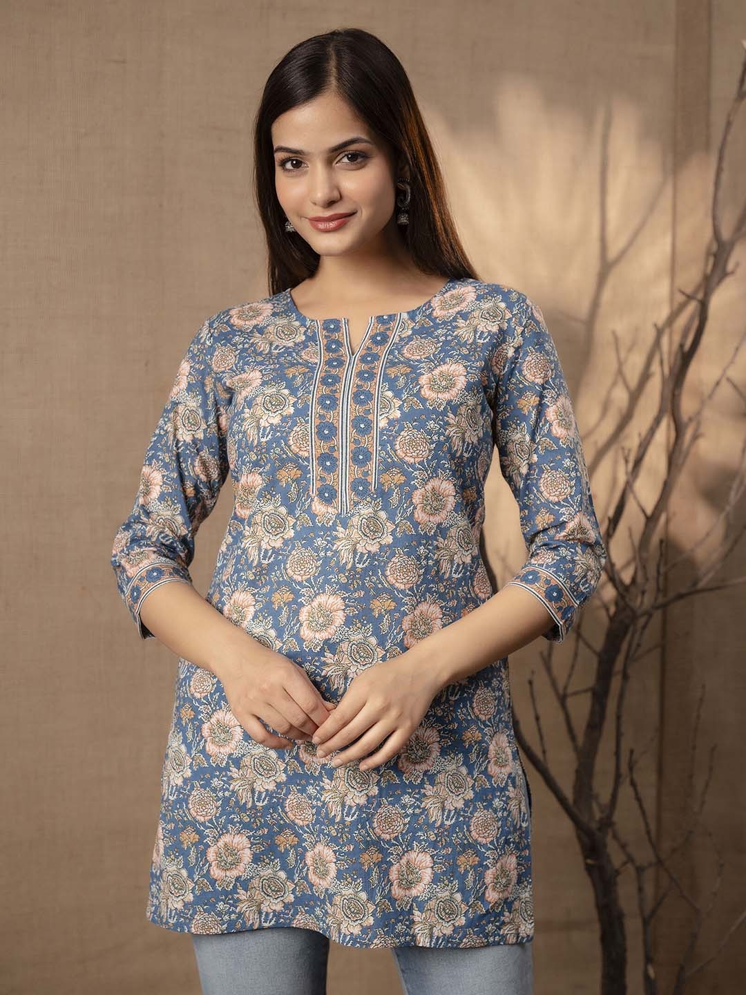 

Nayo Blue & White Printed Tunic