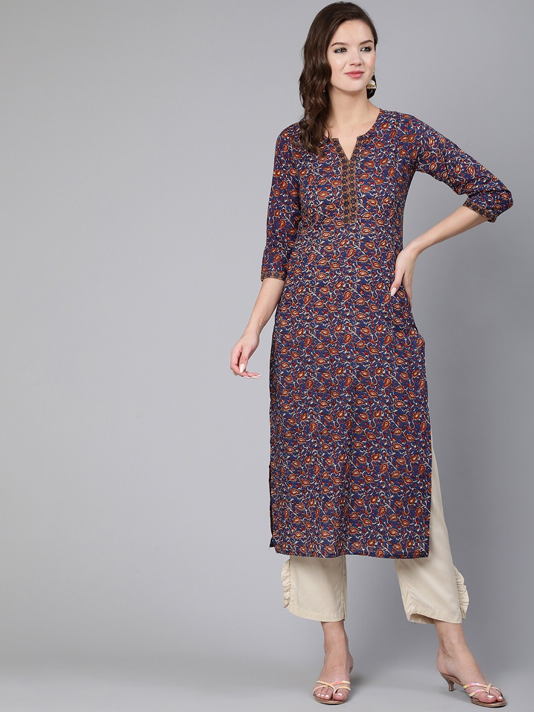

Nayo Women Blue Geometric Printed Thread Work Kurta