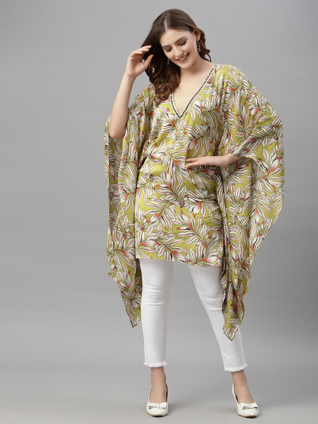 

KASSUALLY Women Green & Red Printed Waterfall Shrug