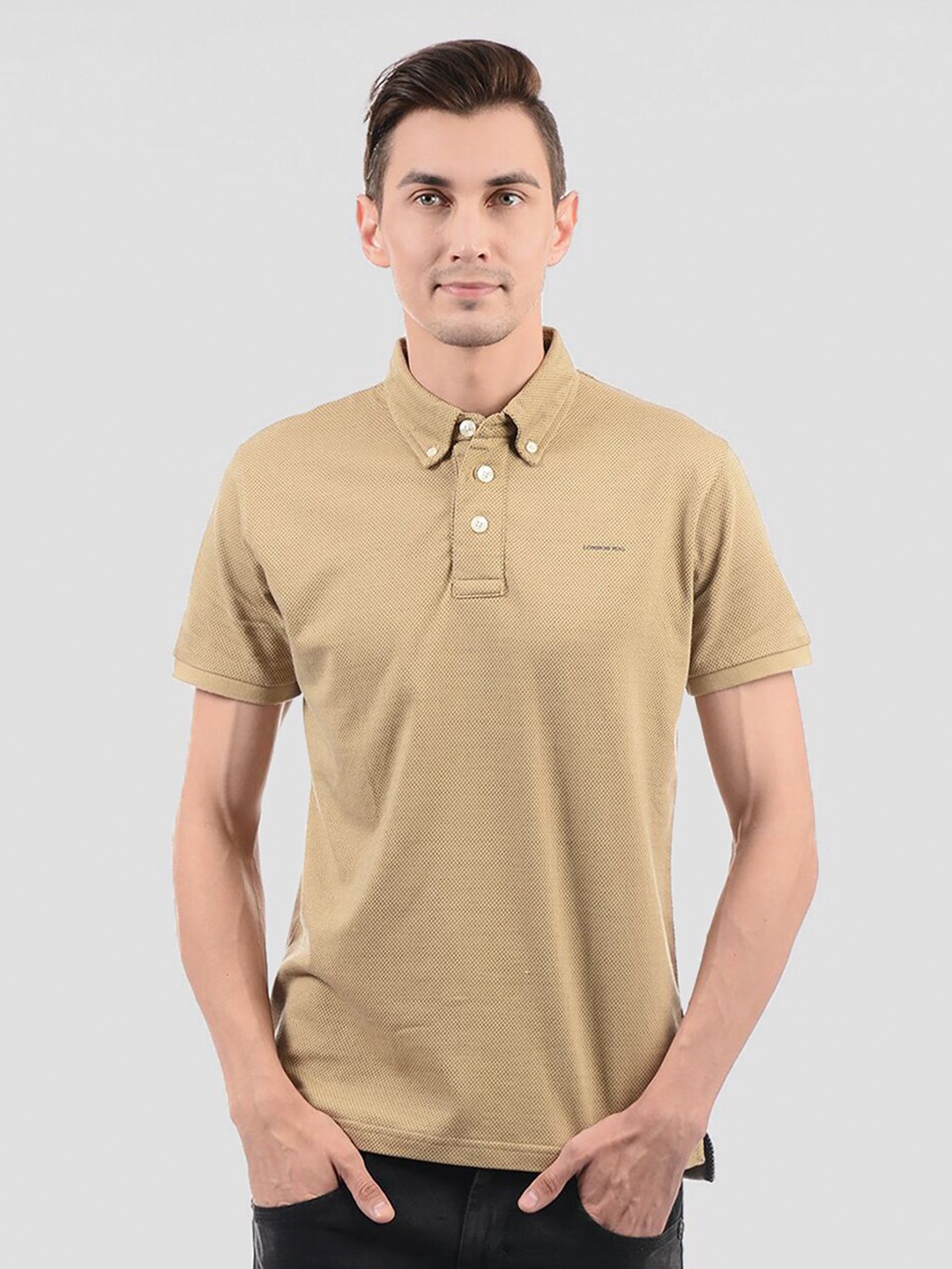 

LONDON FOG Men Beige Mandarin Collar T-shirt