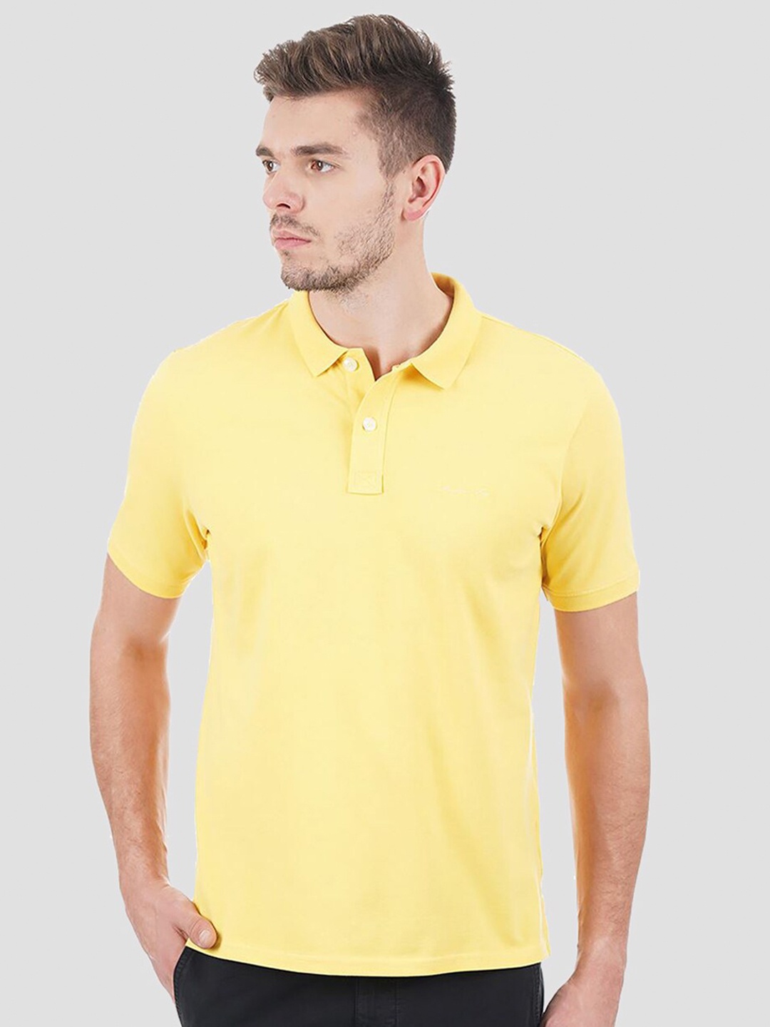 

LONDON FOG Men Yellow Polo Collar T-shirt