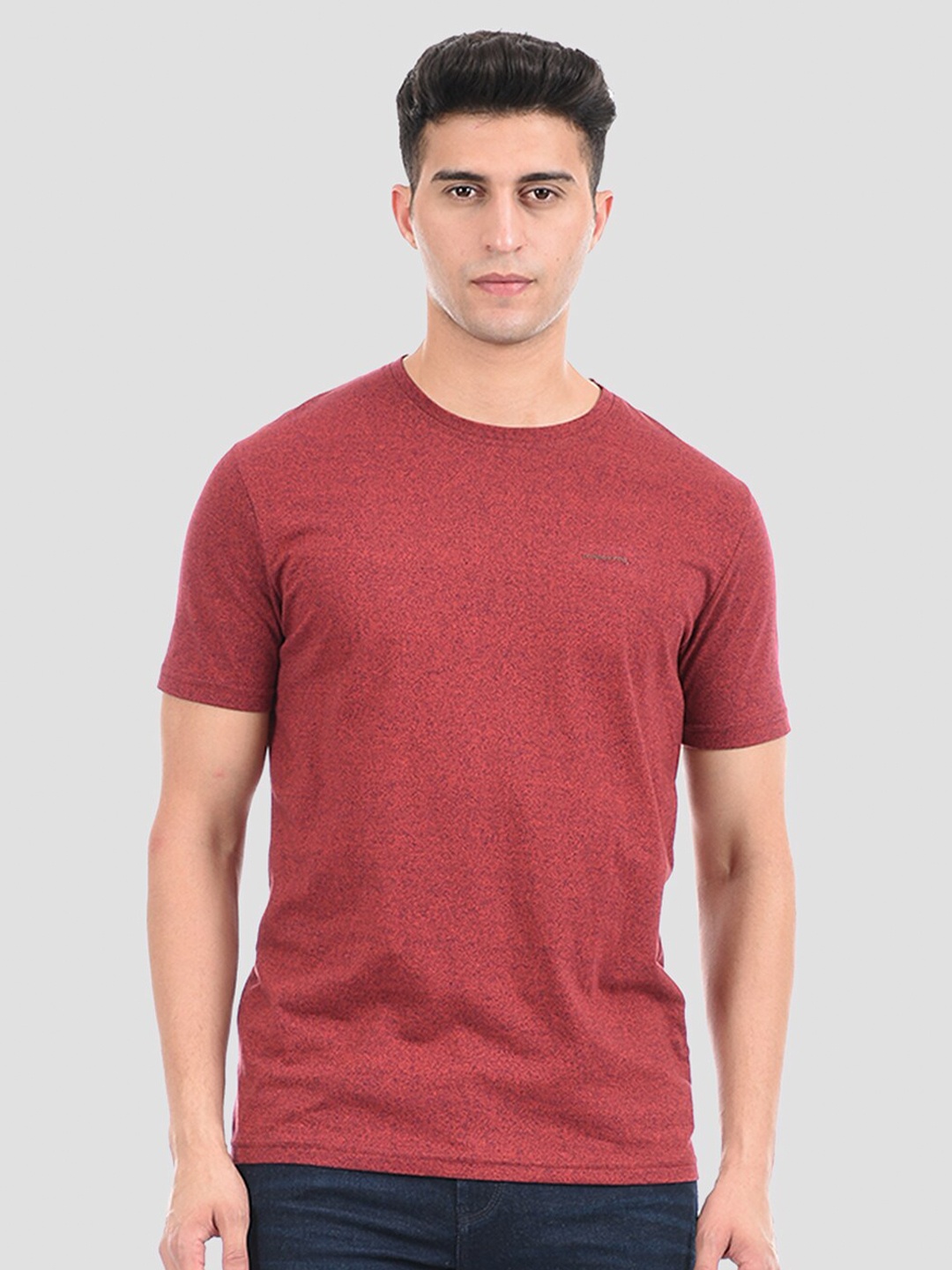 

LONDON FOG Men Maroon Raw Edge T-shirt