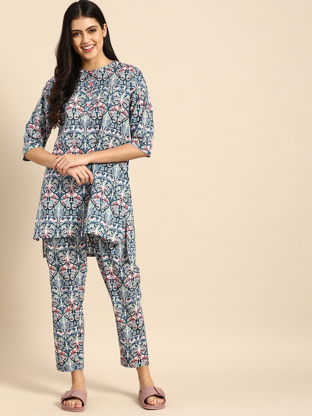 

Clt s Women Blue & White Printed Pure Cotton Pyjamas Set