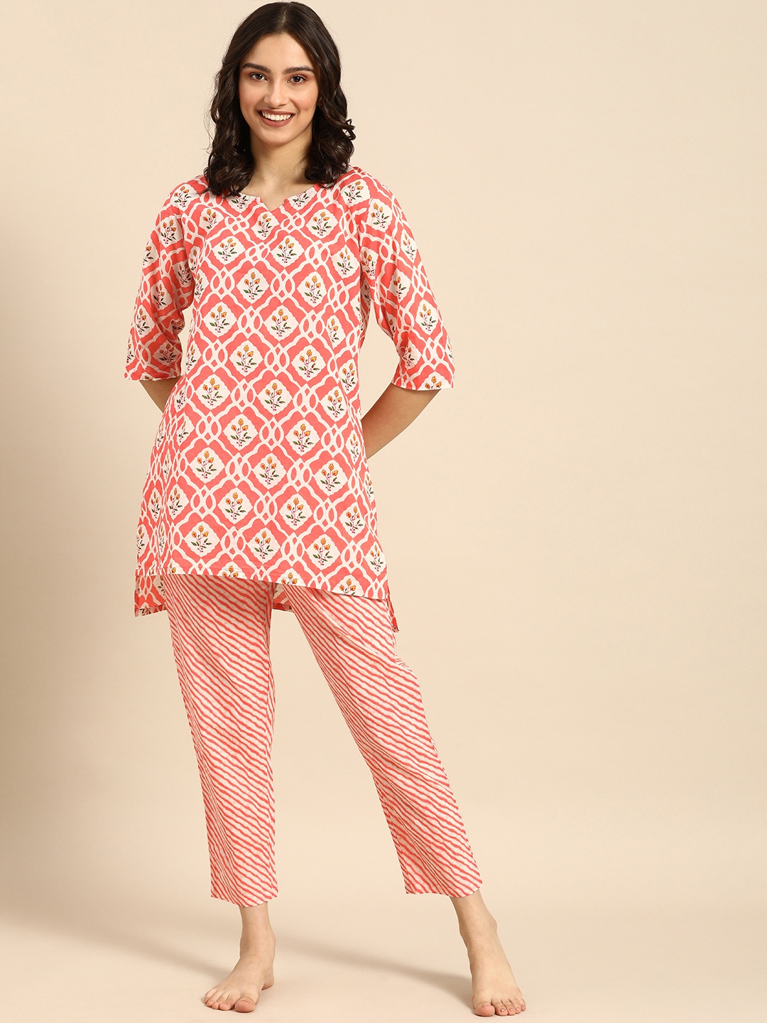 

Clt s Women Peach-Coloured & White Printed Pure Cotton Pyjamas Set