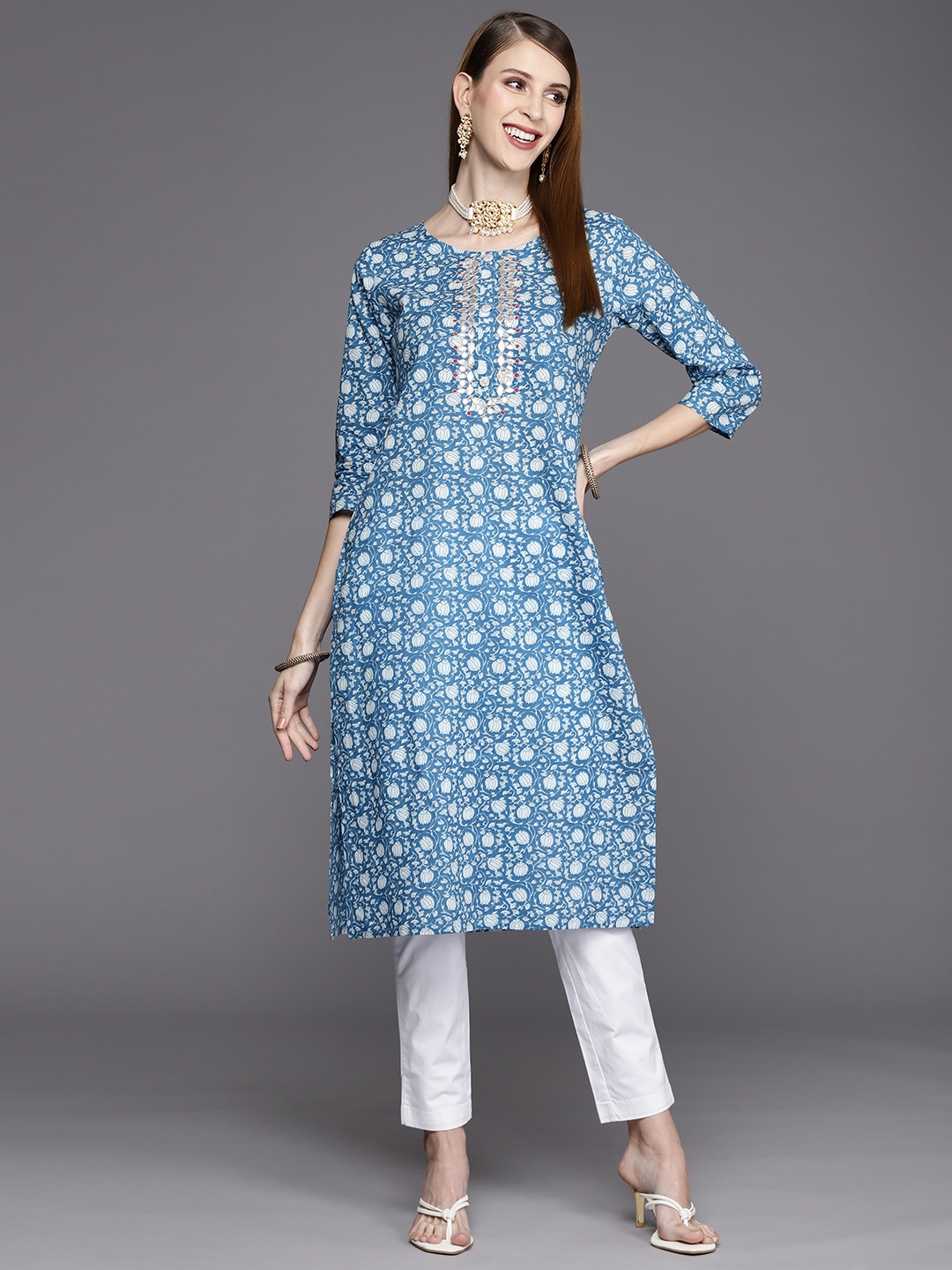 

Varanga Women Blue & White Floral Printed Gotta Patti Floral Kurta