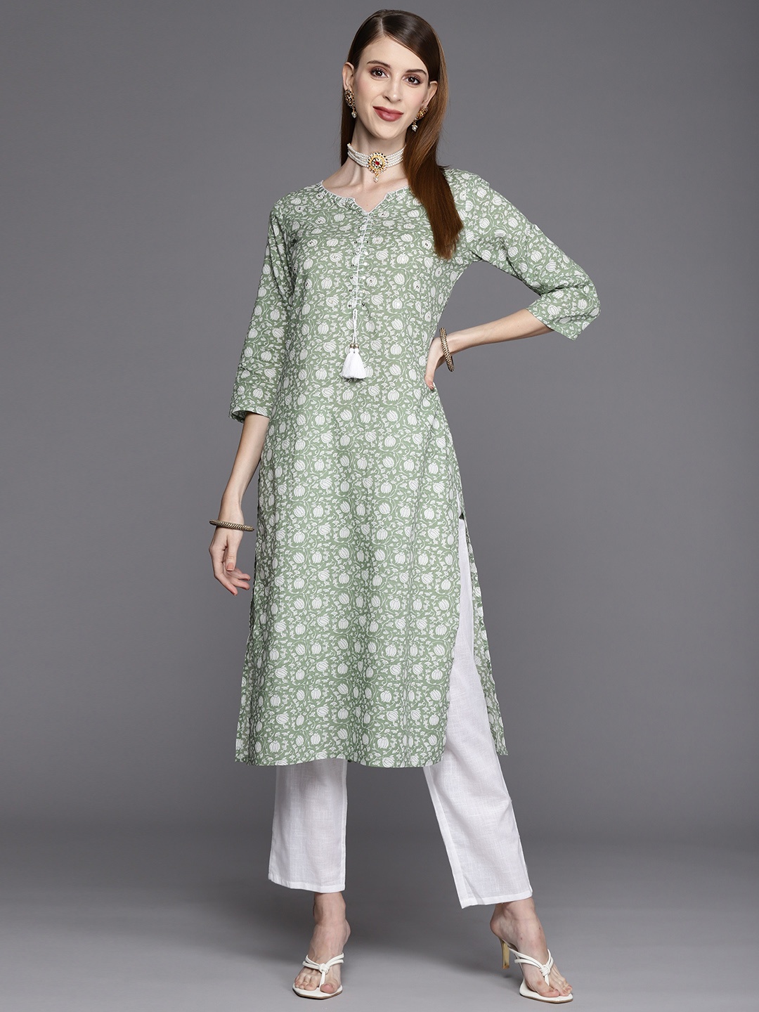 

Varanga Women Green & Off White Floral Printed Floral Kurta