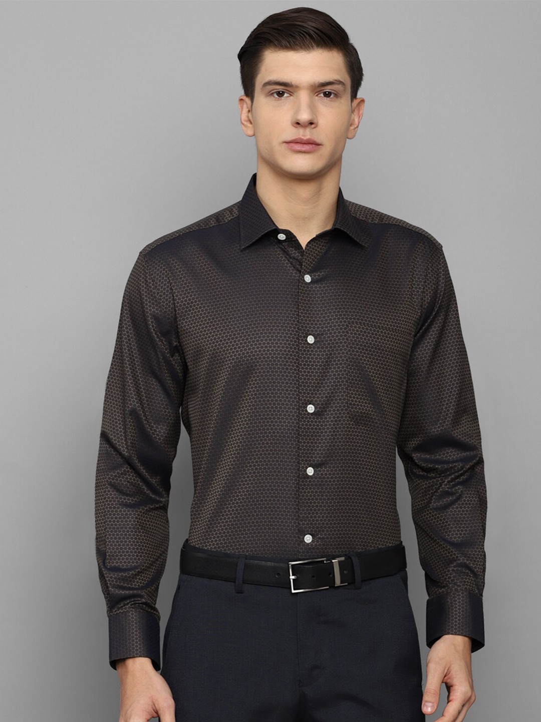 

Luxure by Louis Philippe Men Brown Printed Formal Shirt