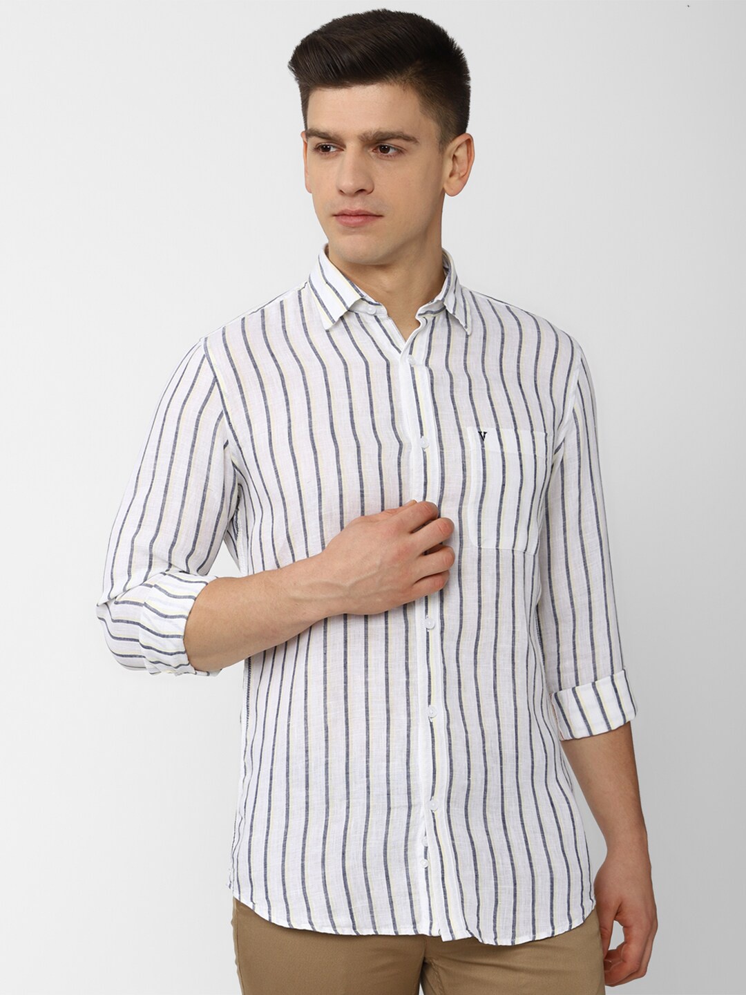 

Van Heusen Sport Men White Slim Fit Striped Casual Shirt