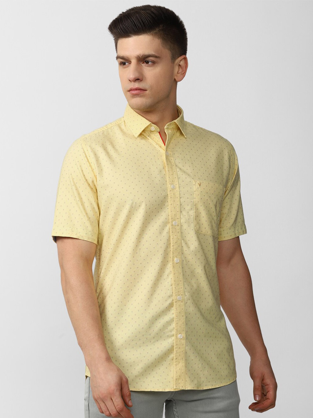 

Van Heusen Sport Men Yellow Slim Fit Printed Casual Shirt