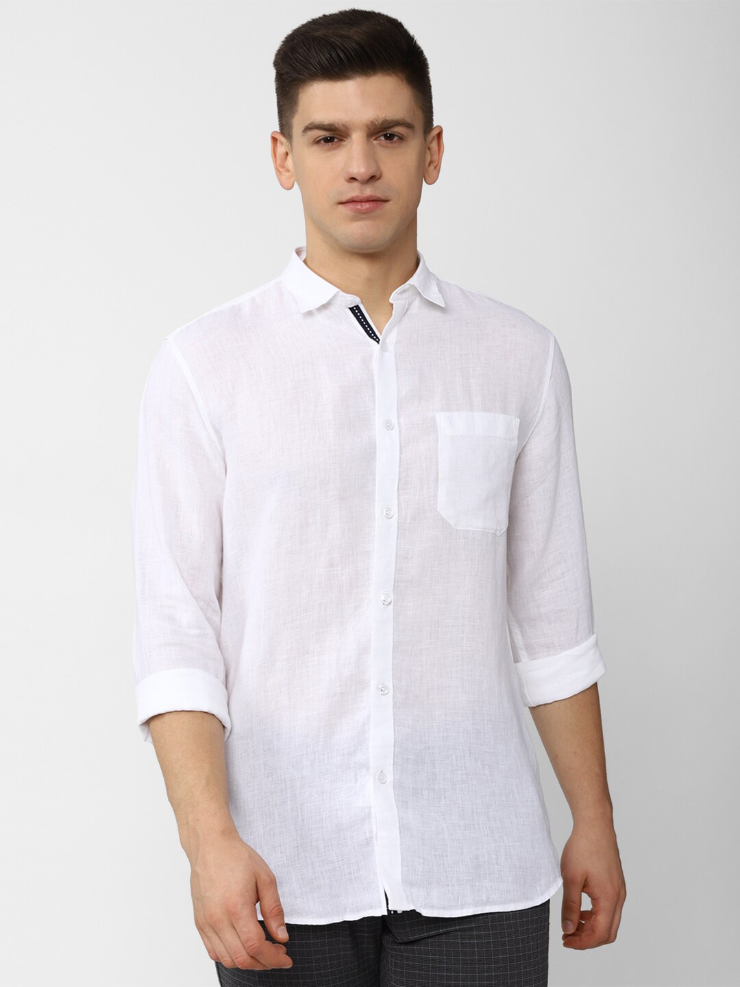 

Van Heusen Sport Men White Slim Fit Casual Shirt