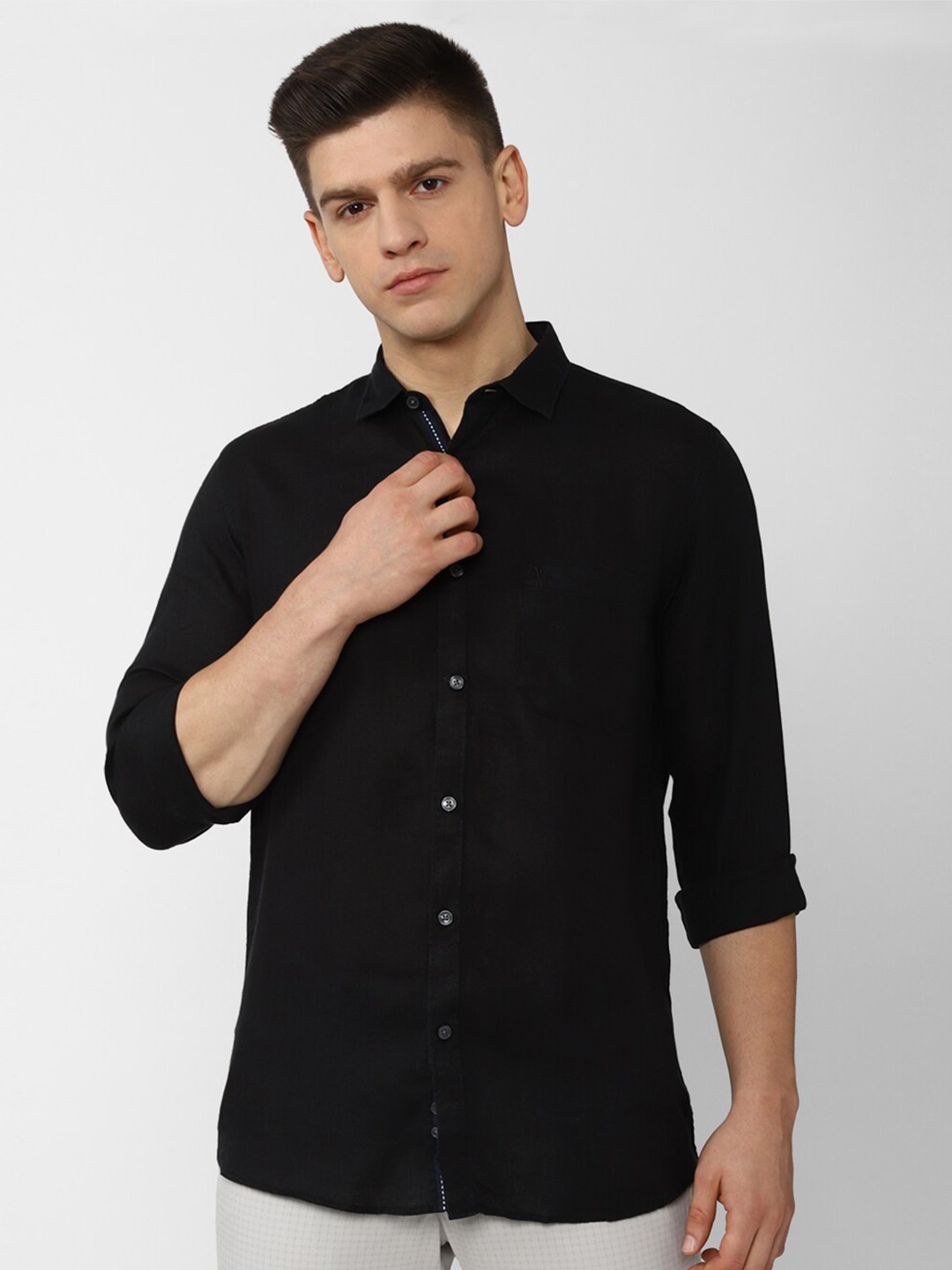 

Van Heusen Sport Men Black Slim Fit Casual Shirt