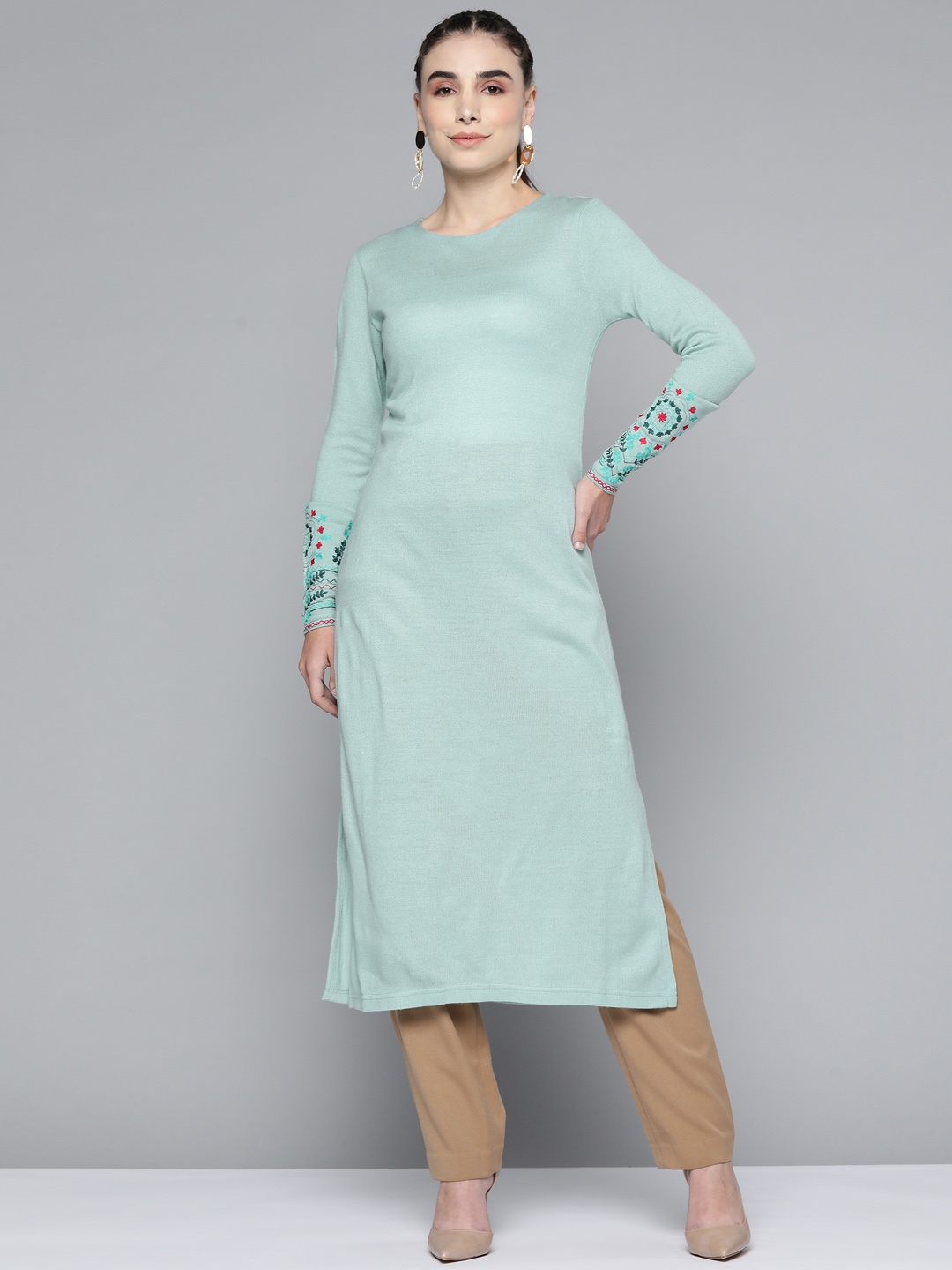 

HERE&NOW Women Green Solid Woolen Straight Kurta