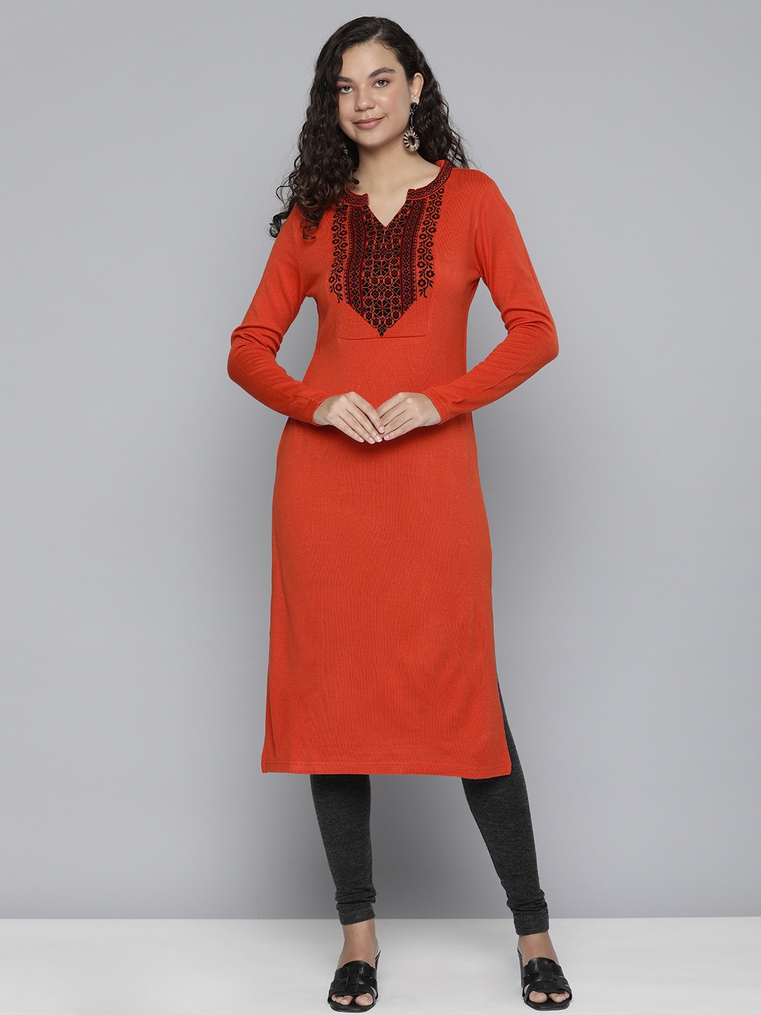 

HERE&NOW Women Red Ethnic Motifs Yoke Design Thread Work Kurta