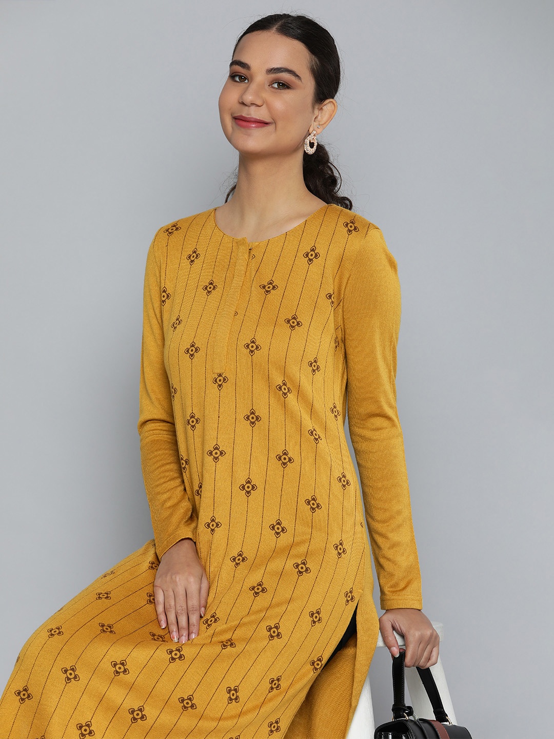 

HERE&NOW Women Mustard Yellow & Brown Floral Printed Acrylic Winter Kurta