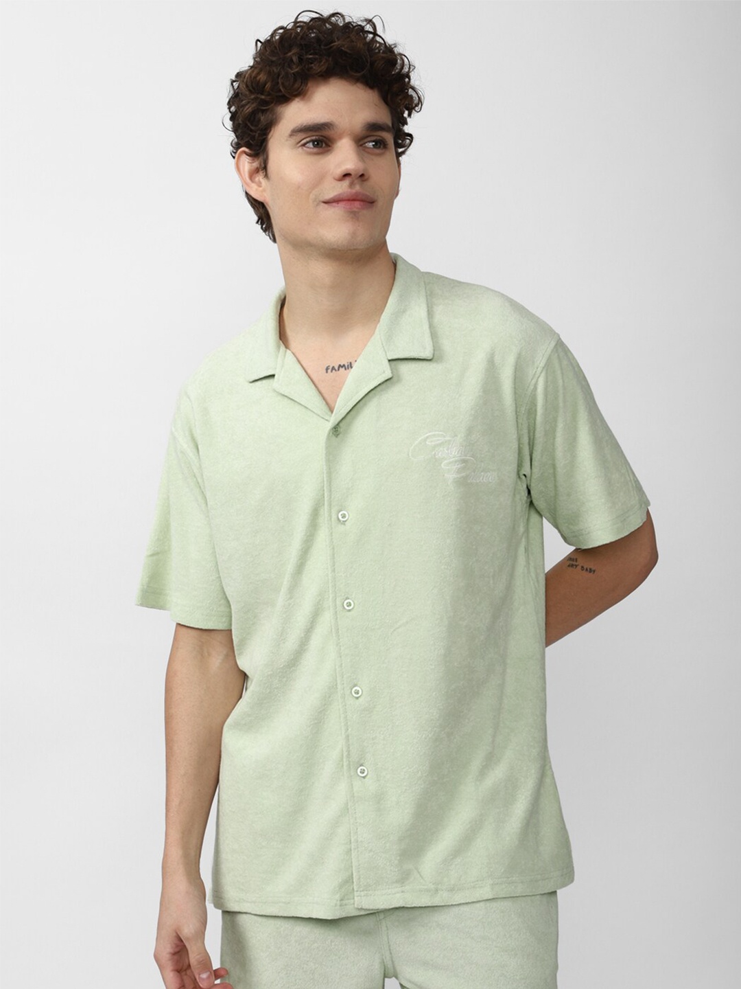 

FOREVER 21 Men Green Casual Shirt