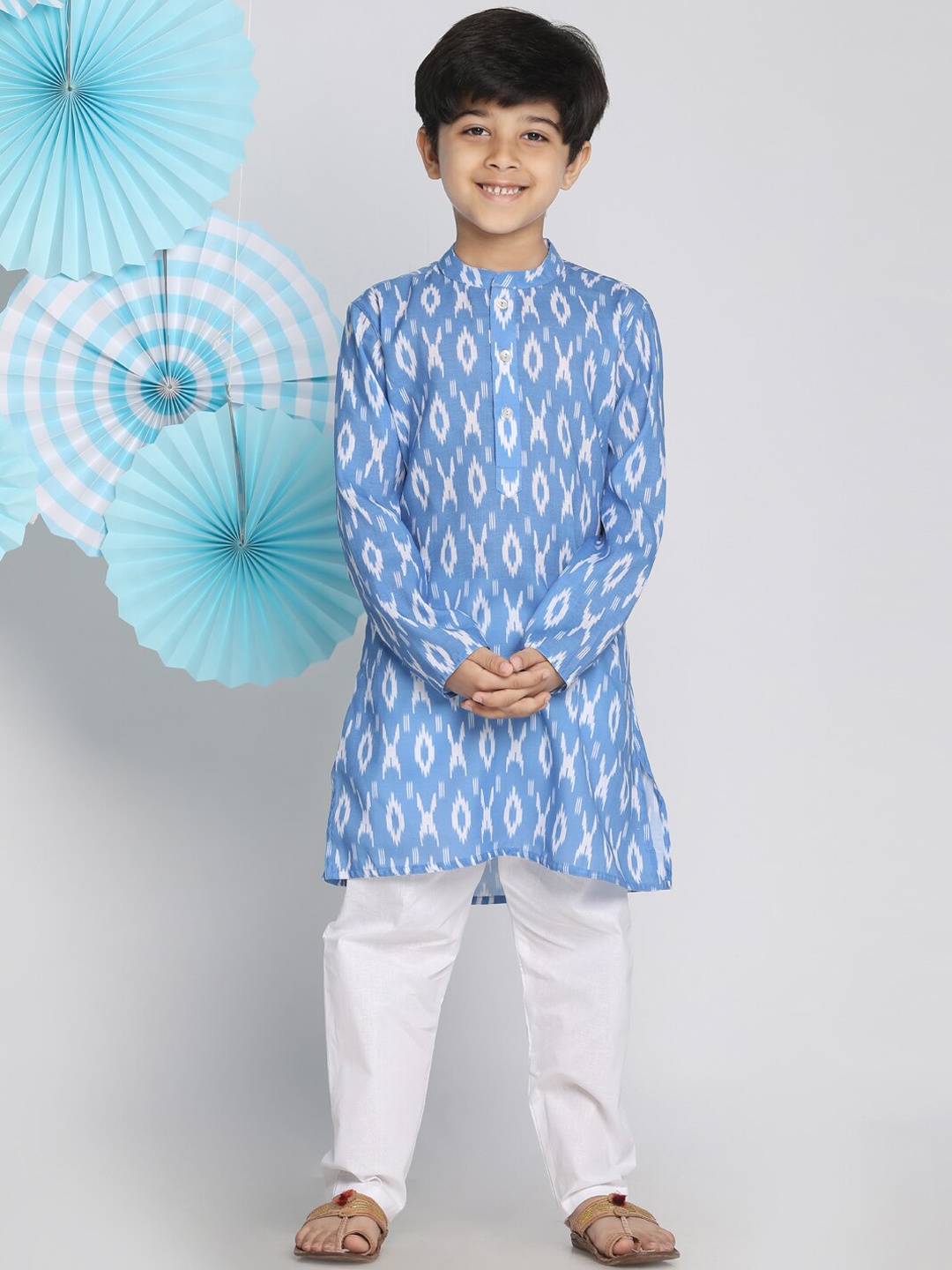 

VASTRAMAY Boys Blue Ikat Printed Regular Cotton Kurta with Pyjamas