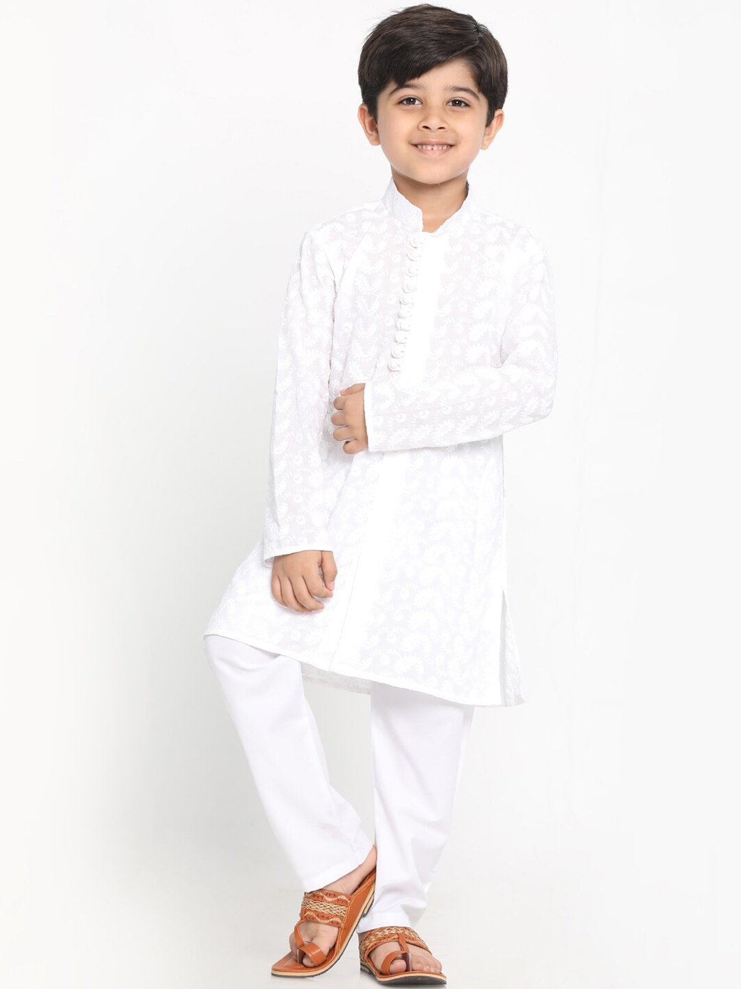 

VASTRAMAY Boys White Embroidered Chikankari Pure Cotton Kurta with Pyjamas & With Dupatta