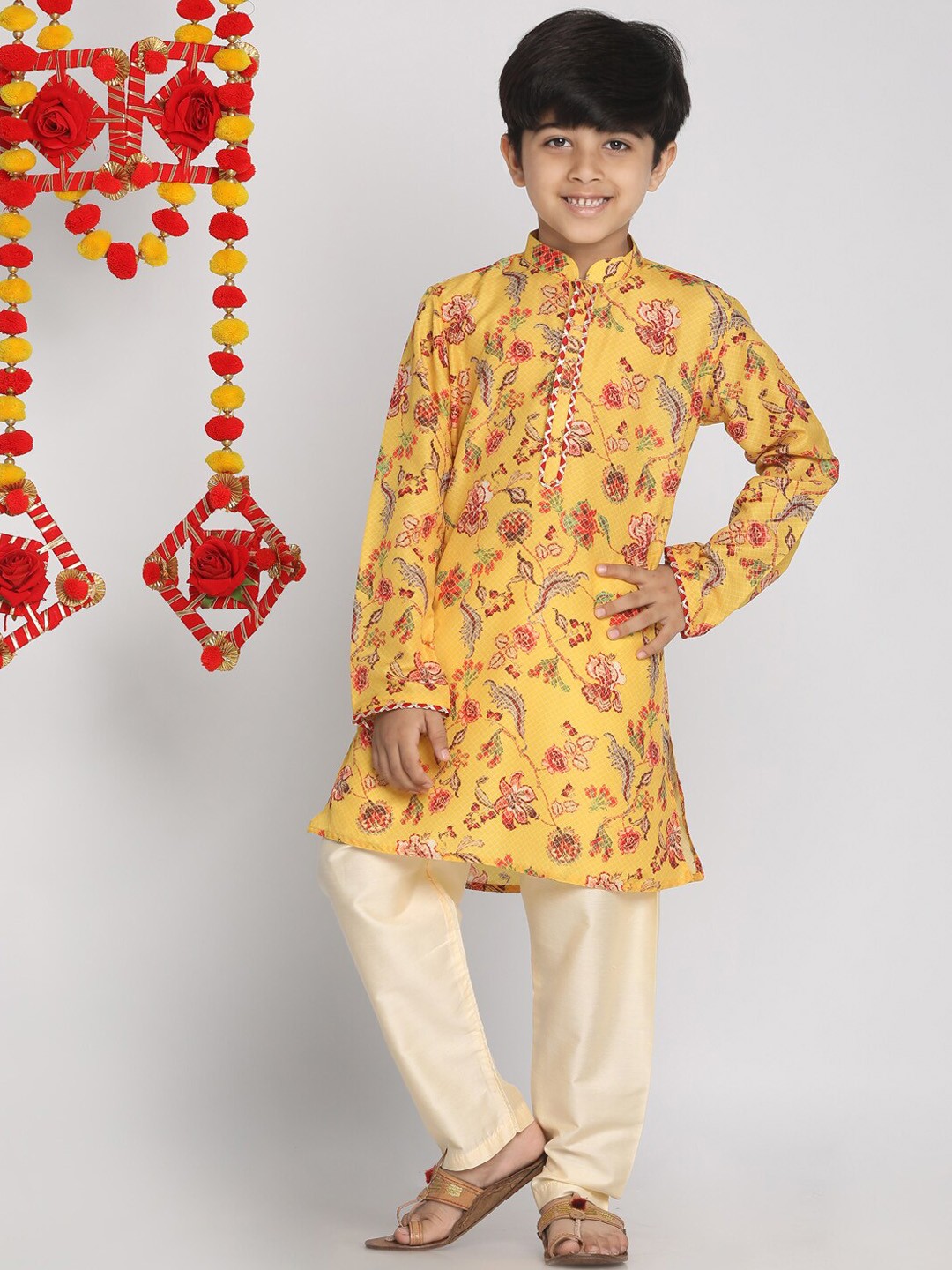 

VASTRAMAY Boys Mustard Yellow Printed Gotta Patti Kurta with Pyjamas